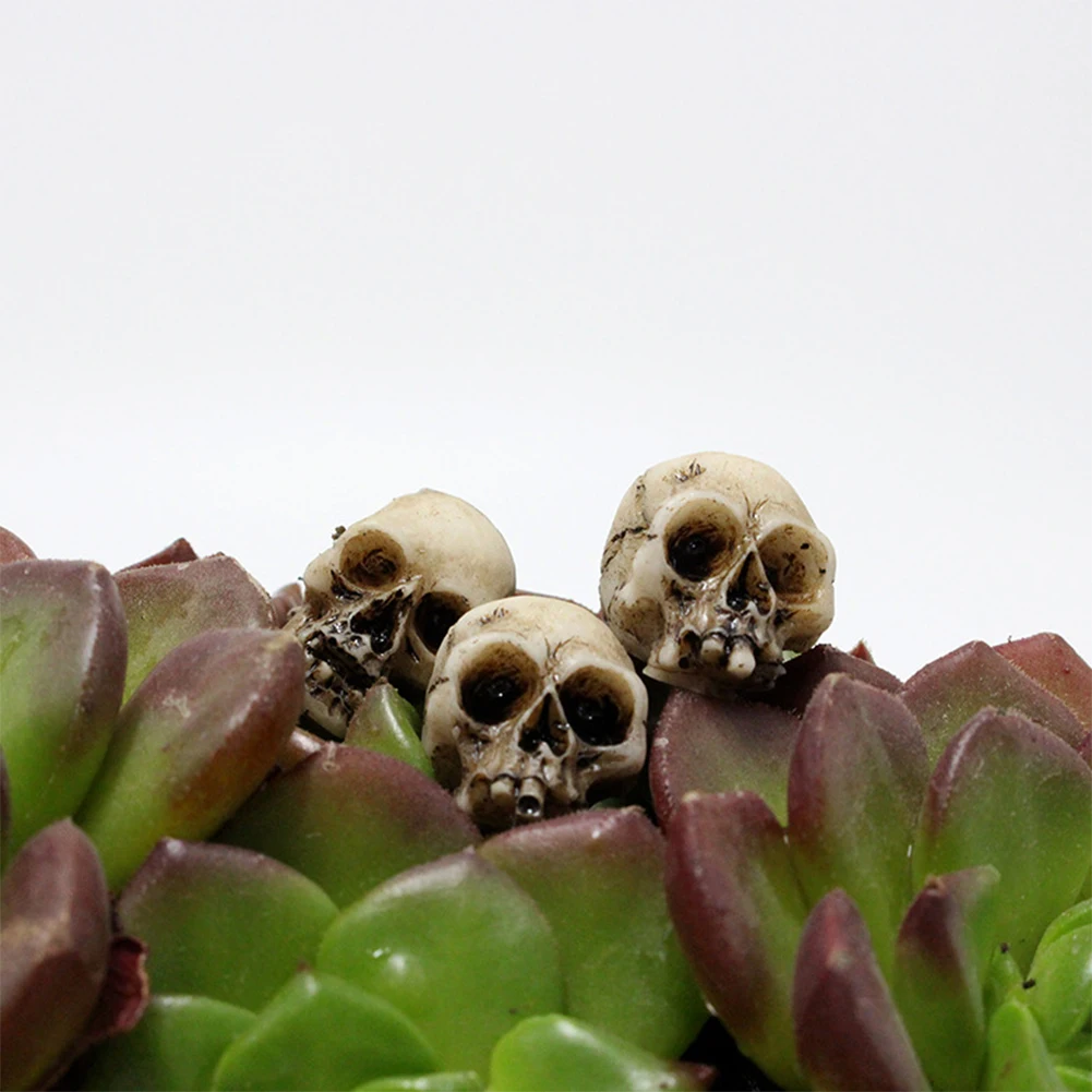 Mini Skull Figure Collectable Halloween Miniature Skulls Heads Creative Festival Theme Landscape Garden Potted Plant Decor