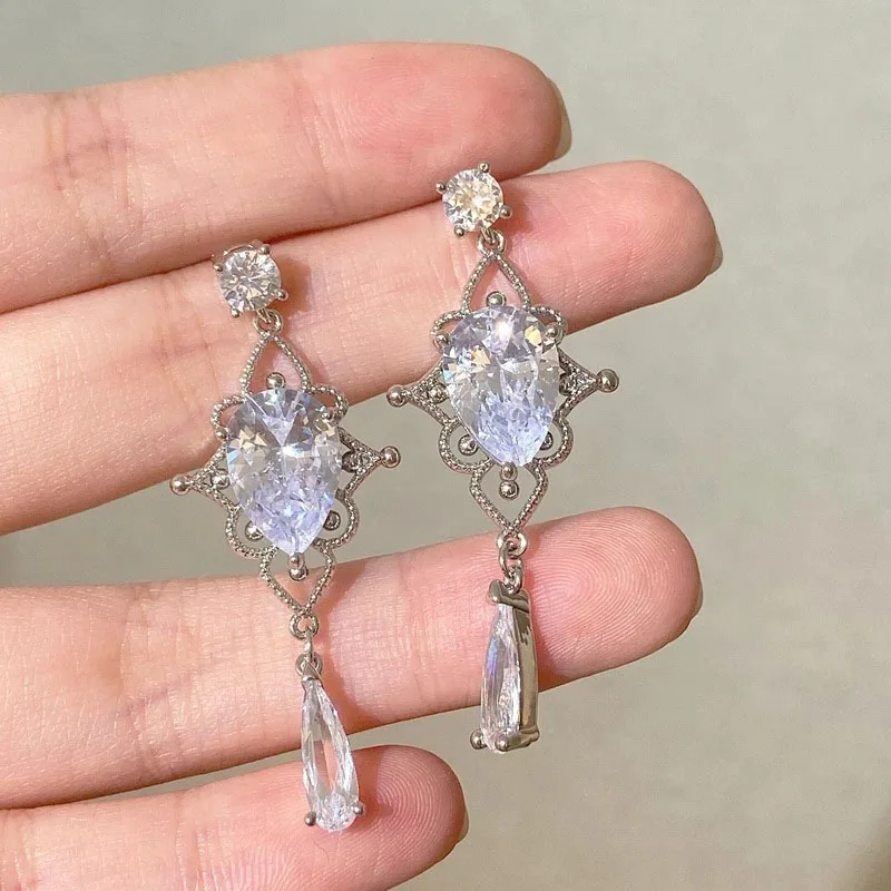 

Y2K Korean Baroque INS Cool Shiny Raindrops Zircon Full Diamond Crystal Earrings for Girls Fashion Silver Party Jewelry Gifts