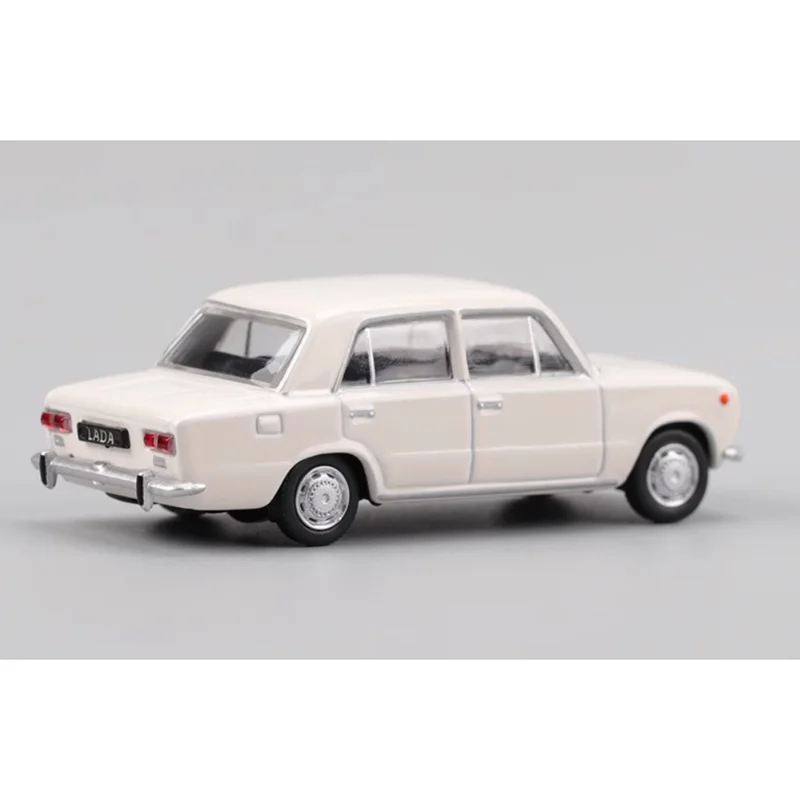 다이캐스트 1/64 스케일 페르카 라다 1970 빈티지 클래식 세단 2101 2105 FSO 폴로네즈 합금 자동차 모델 컬렉션 장식품
