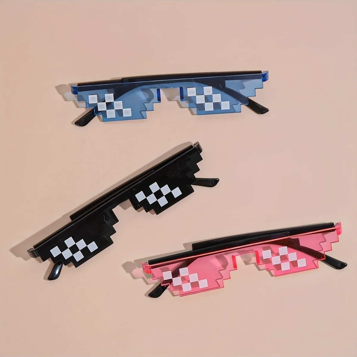 Party Glasses Durable Plastic Fun Pixelated Design for Birthdays Weddings Festive Occasions Pink Black Playful Accessory