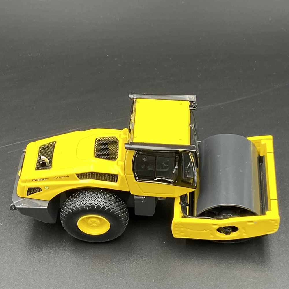 Die casting 1:50 BOMAG BW213D simulation engineering machinery