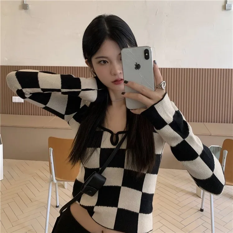 Tonngirls Knitted T Shirt Women Long Sleeve Checkerboard Plaid Square Collar Ladies Tops 2022 Korean Slim Skinny Cropped Tees cheap graphic tees