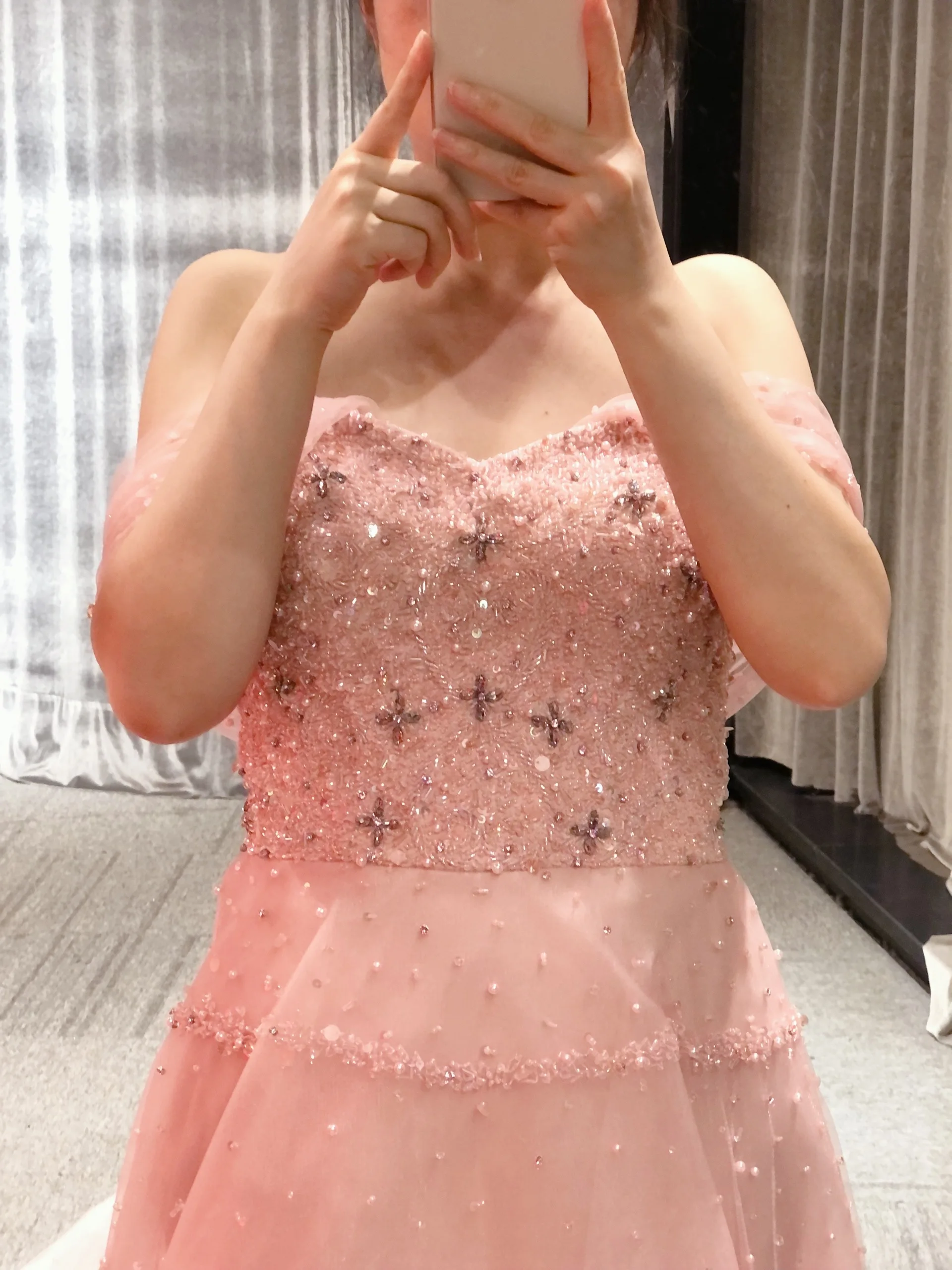 Рисунок 6 - Реальные фотографии розового цвета