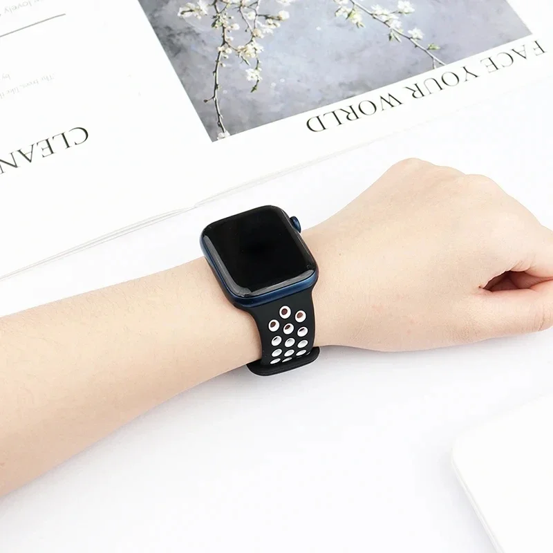 รูปสินค้า สายซิลิโคนกีฬา Apple Watch ซีรีส์ 10-6 นุ่มสบาย ทนทาน