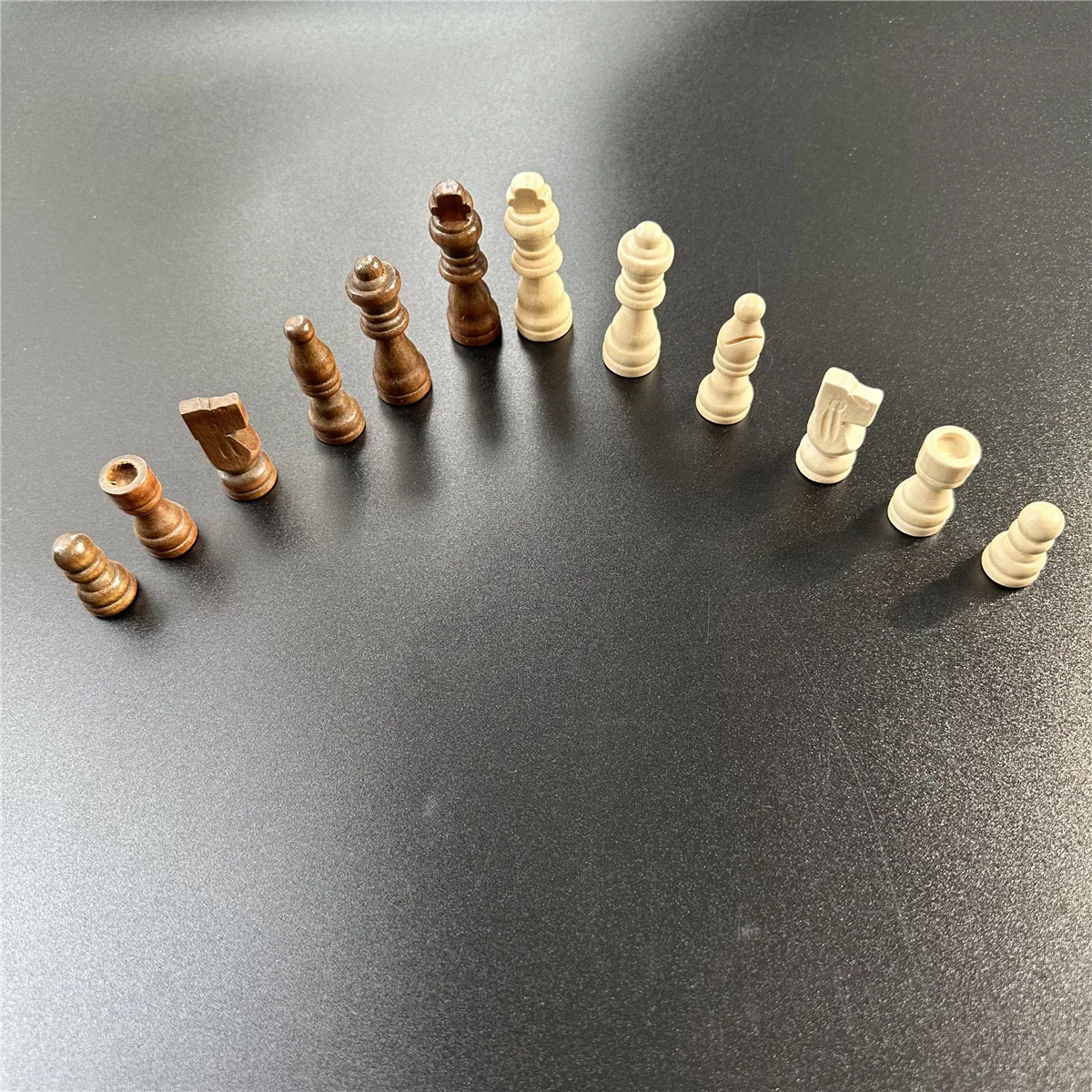 2.5-inch Chess Pieces Set 32 Table Puzzle Entertainment Game chess pieces and board