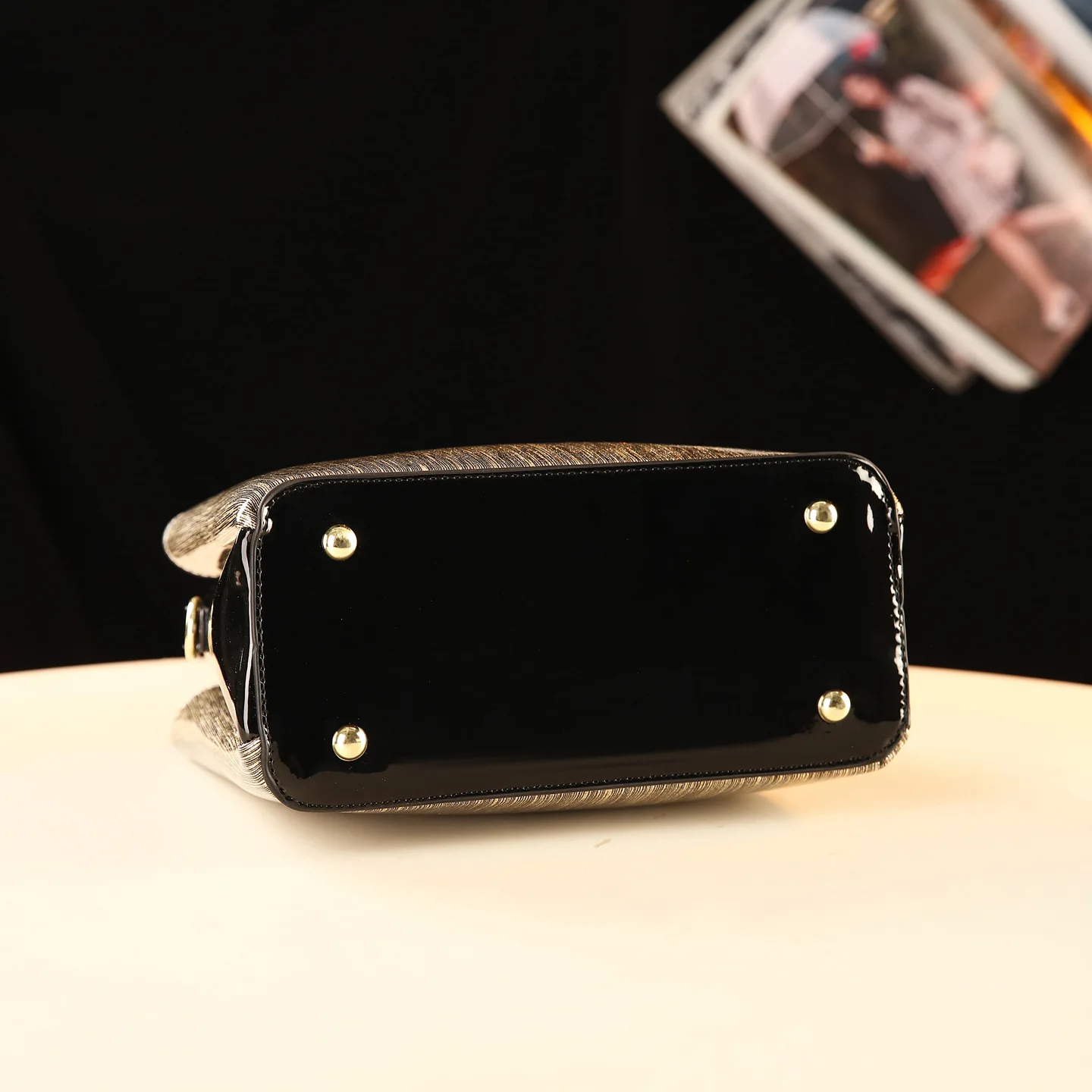 Classic Women's Fashion Shoulder Bag Pockets