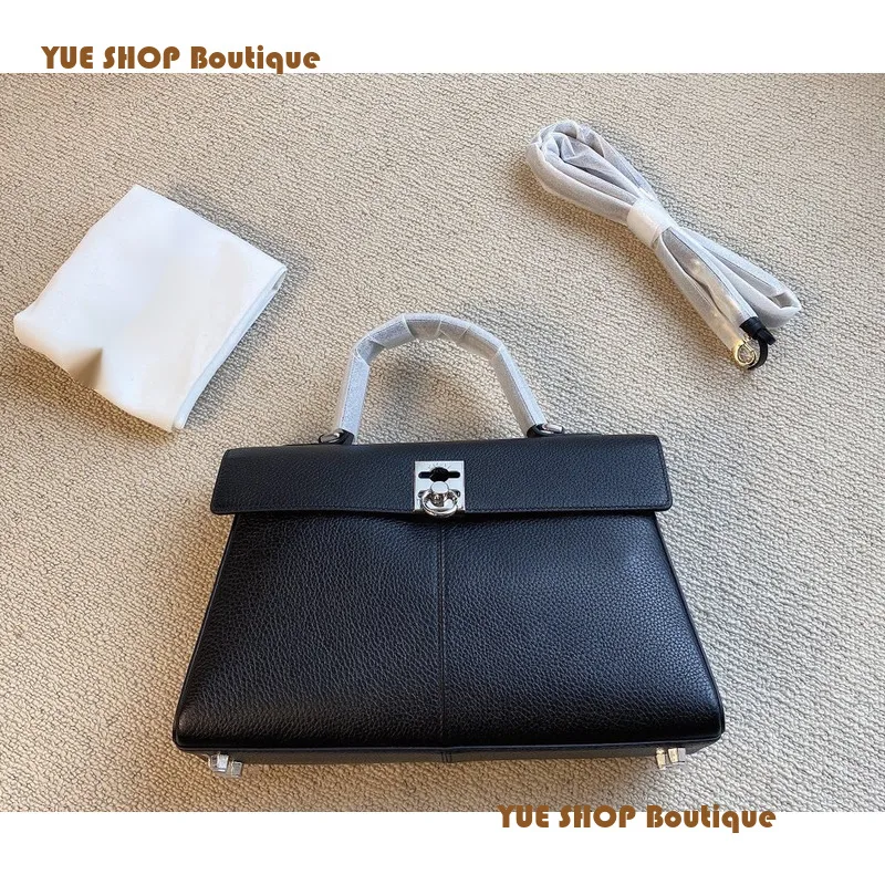 Рисунок 3 - Портфель с зернистой текстурой личи