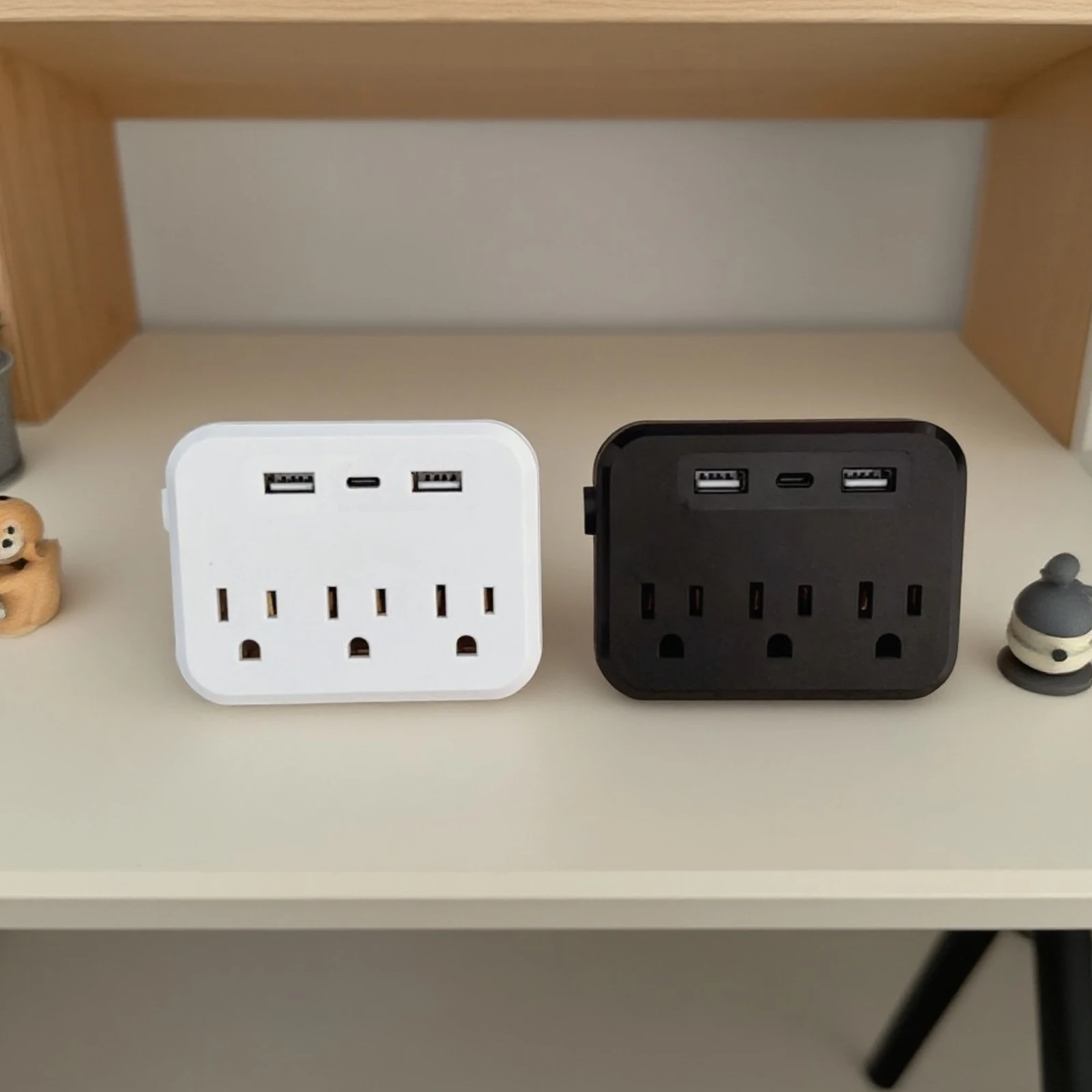 US Switch with surge protector Mini Portable Power socket 6-in-1 Multifunctional 3 sockets 2 USB ports 1 Type-C white