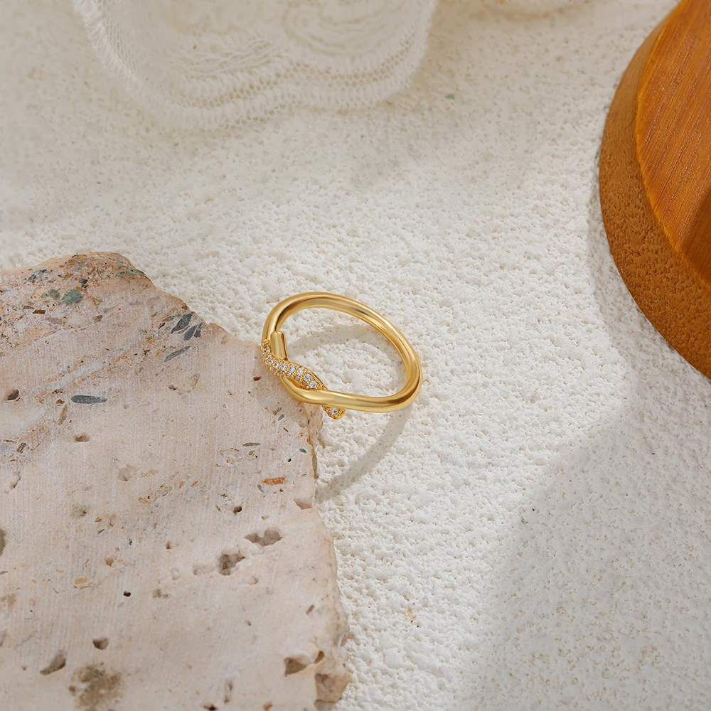 New Designer Style Twist Knot Rings for Women Inlaid Cubic Zirconia Stainless Steel 18K Gold Plated Wedding Ring Fashion Jewelry