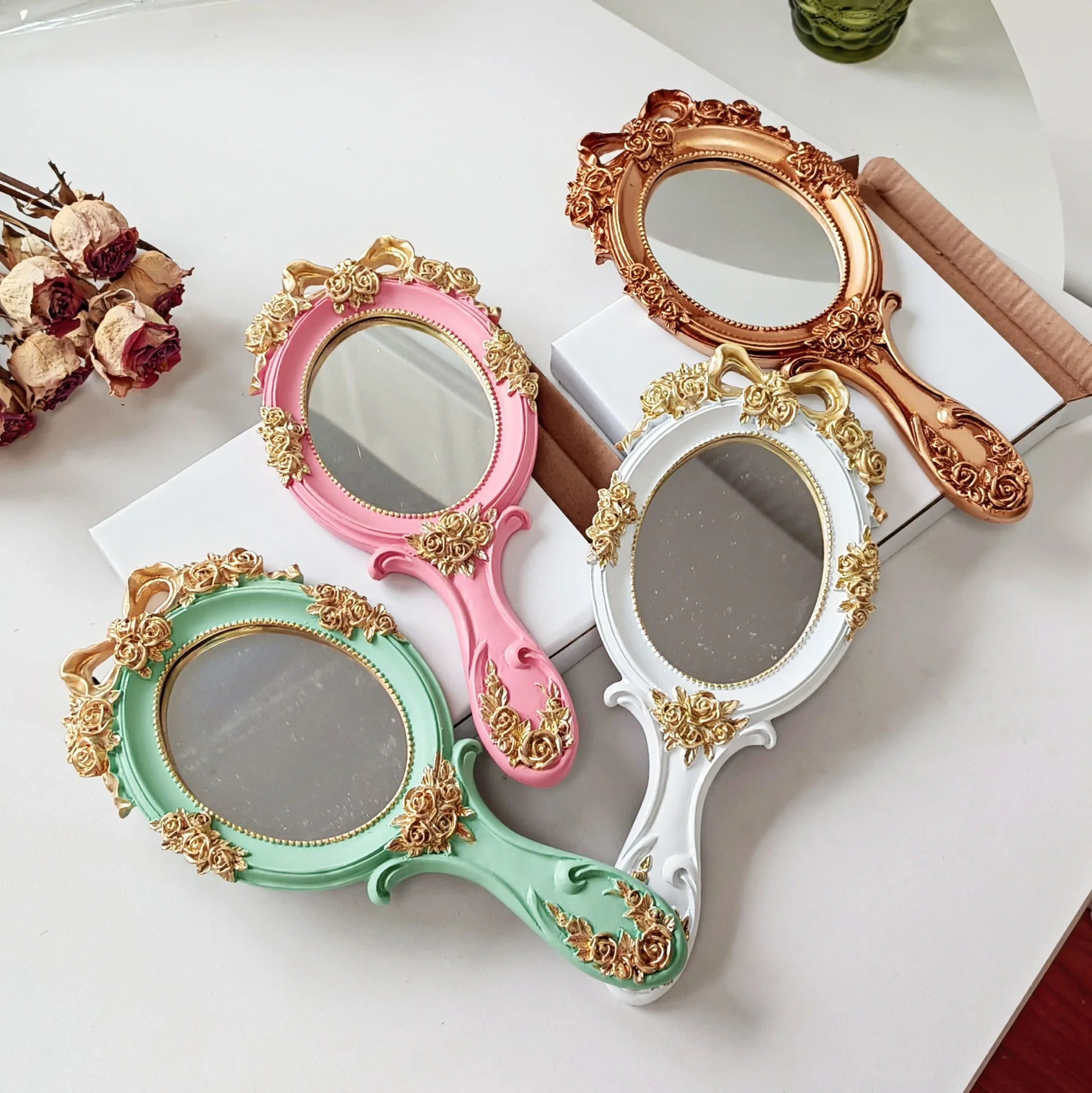 European retro handle mirror hand-held hand-held oval hotel photo antique baroque gold