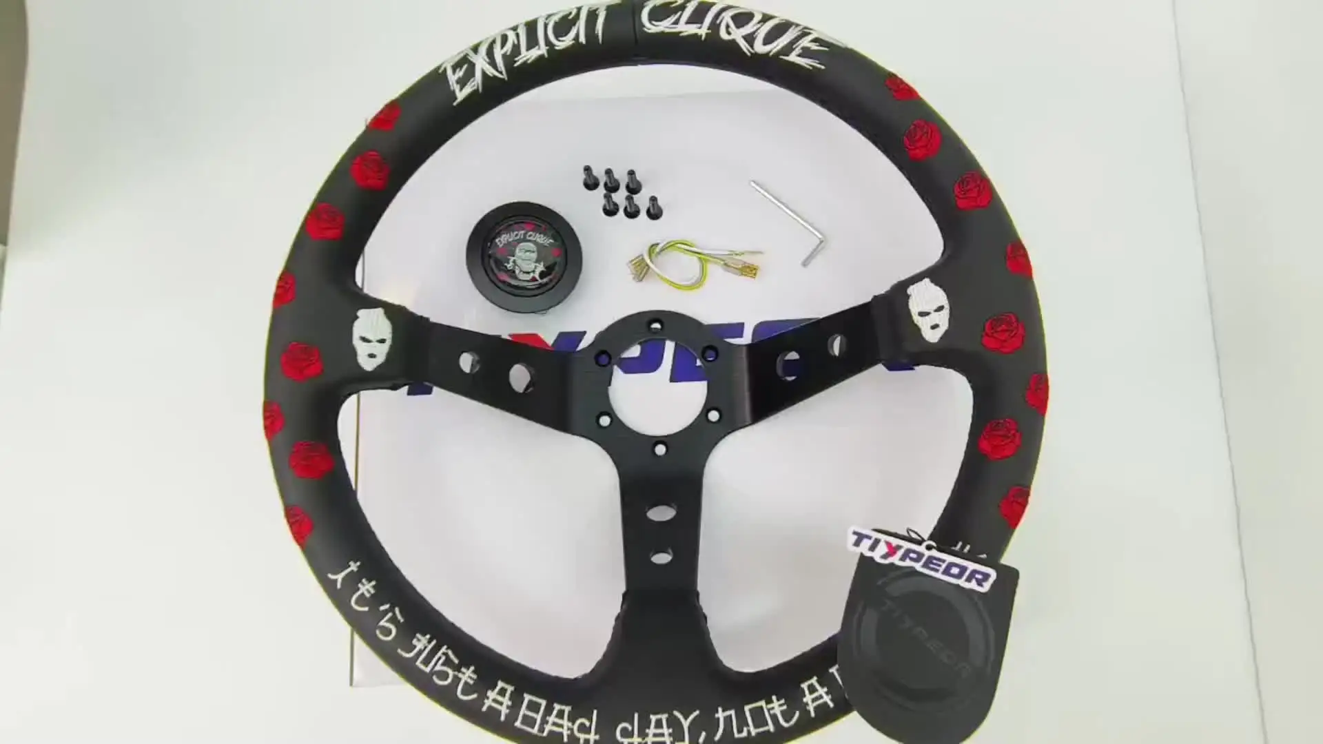 KAWAIIFITMENT steering wheel Ver.1 た。 Jdm Style Customizable Style Embroidery Rose Steering Wheel like