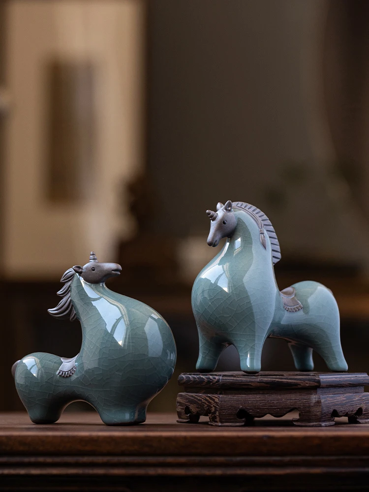 

New Chinese Ge kiln small Tang horse ornaments, ceramic animals, fortune creative home living room, desktop decorations