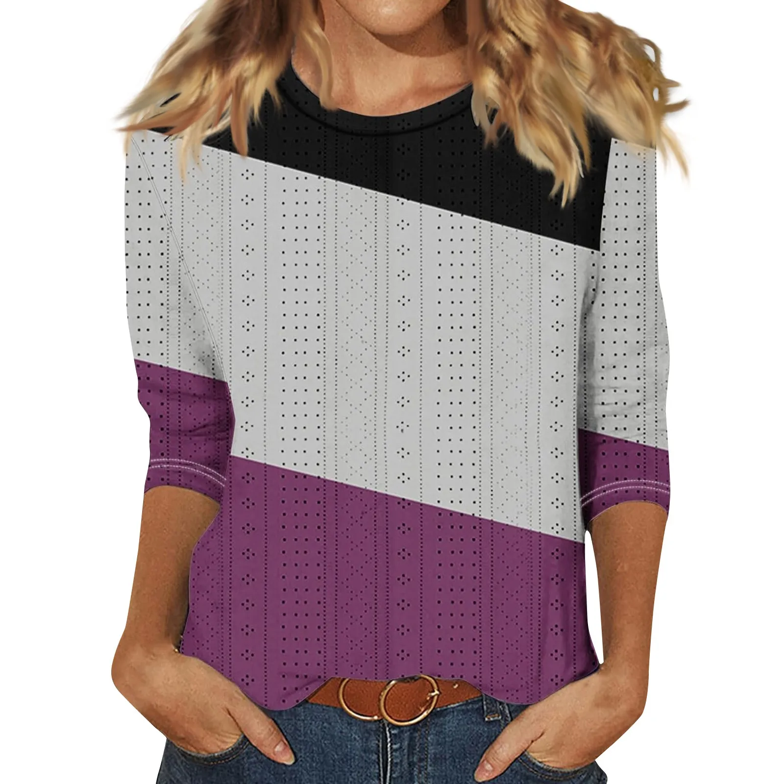 

Женская блузка с круглым вырезом, рукавом три четверти и принтом