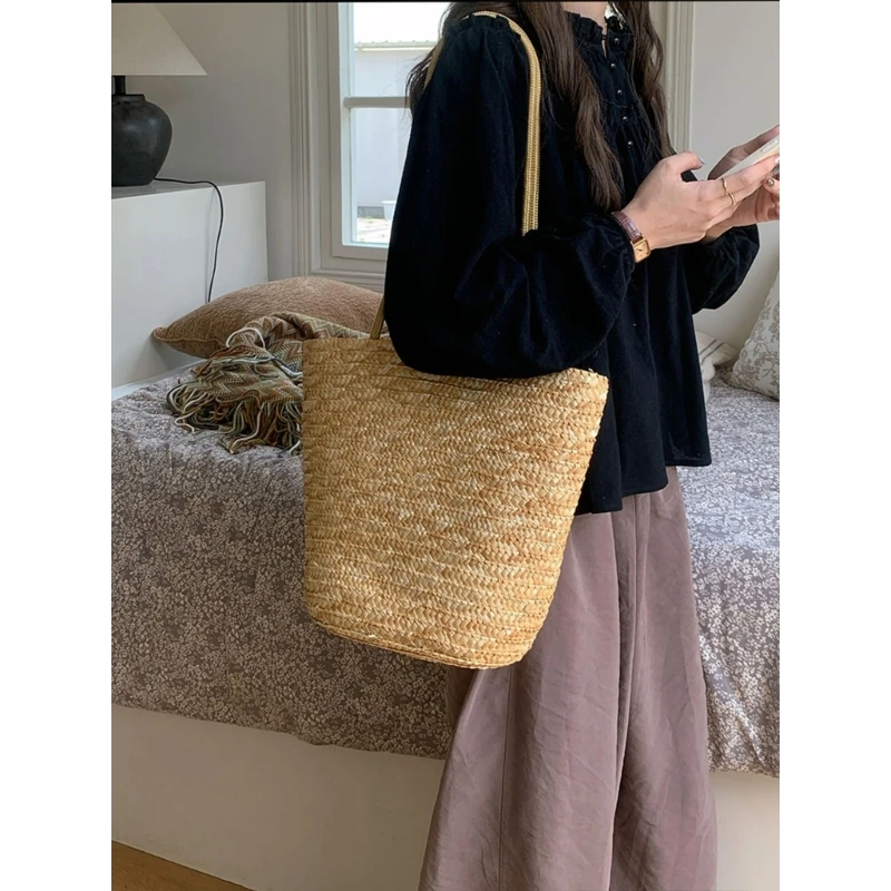 French Large Capacity Straw Bag Handbag Shoulder Bag for Beach Vacations