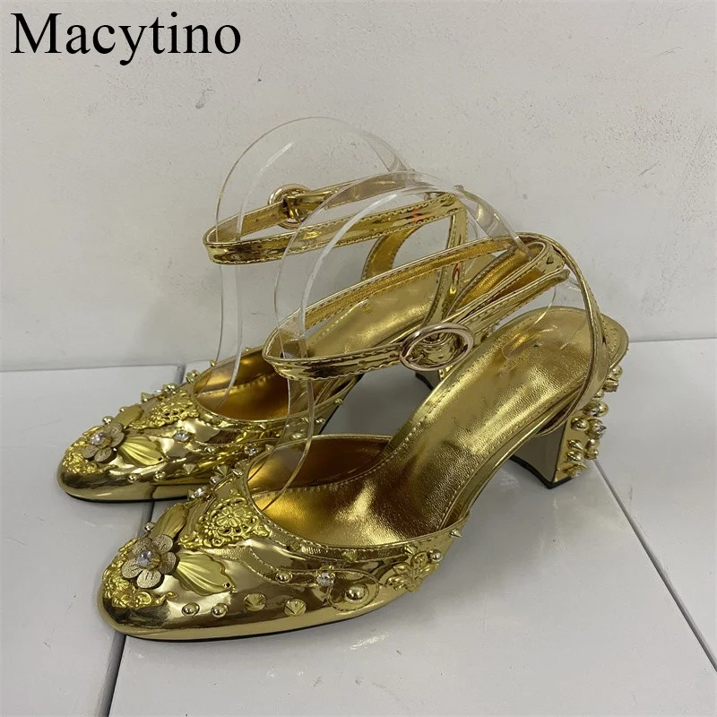 

Cross-belt Ankle Strappy Banquet Shoes Woman Gold Patent Leather Metal Decor Crystal Diamond Chunky Heel Summer Sandals Women