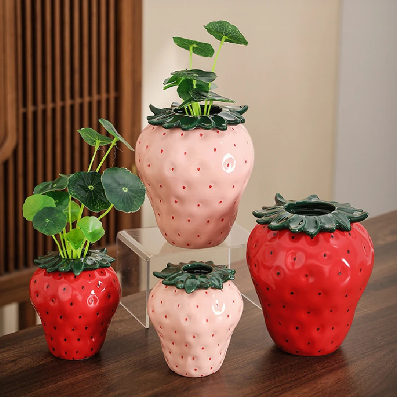 Cartoon Strawberry Vase Strawberry-shaped Ceramic Vase