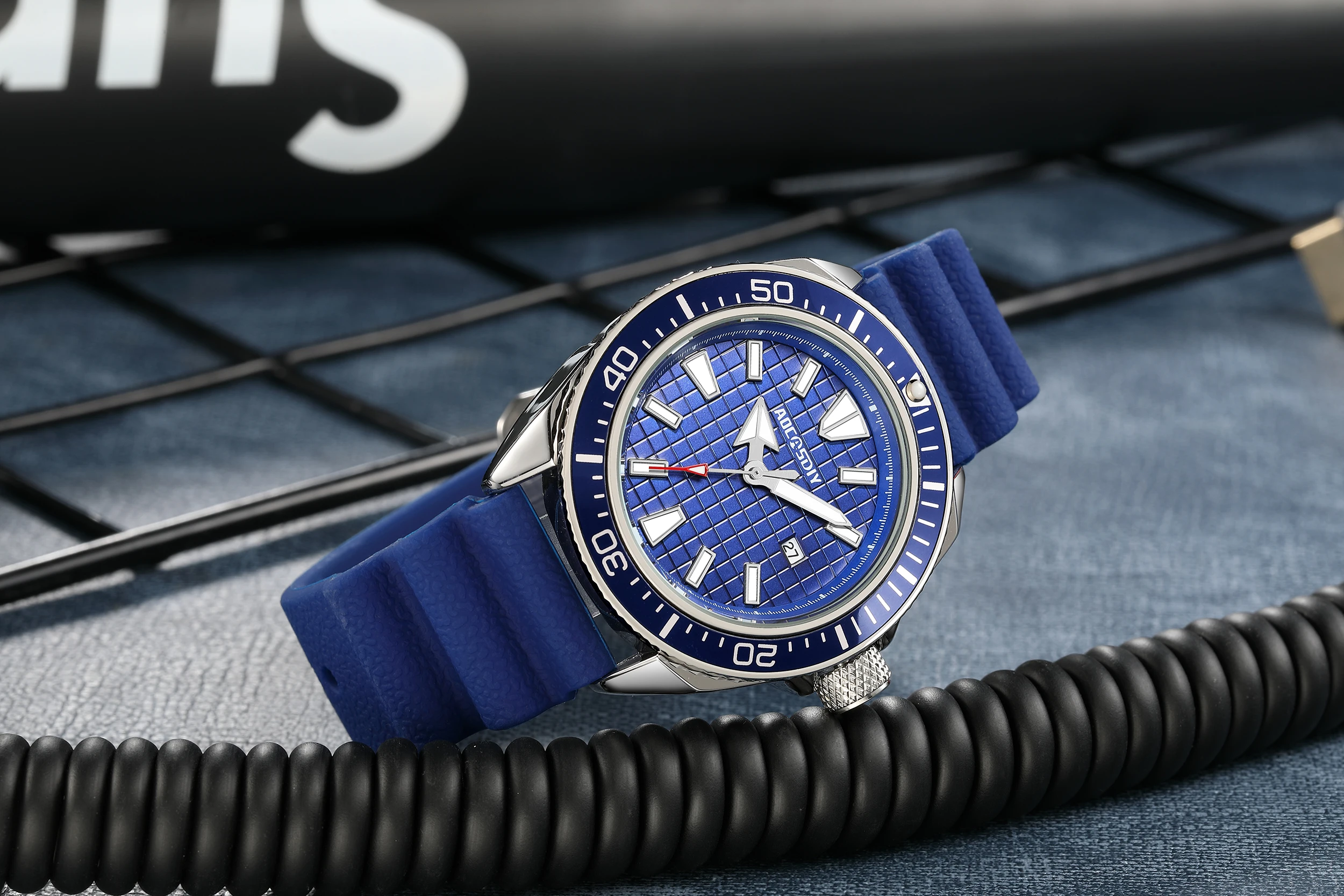Men's Fashion Sports Watch Waterproof Calendar Night Glow Multifunctional Sports Watch