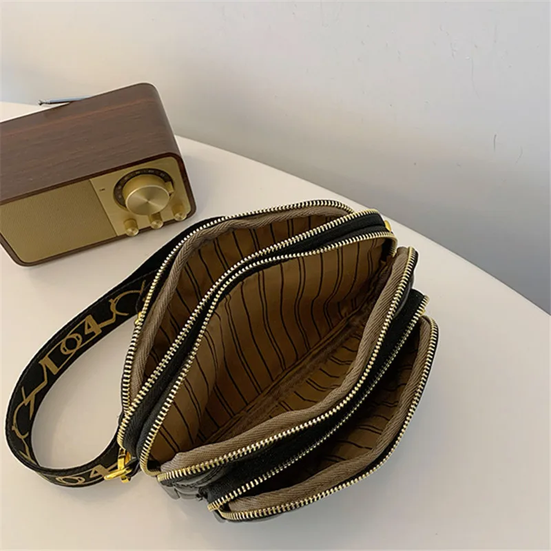 Classic Quilted Soft Leather Shoulder Bag for Women Daily Use, Multi Layer Phone Pouch, Large Capacity Crossbody Bag with Zipper