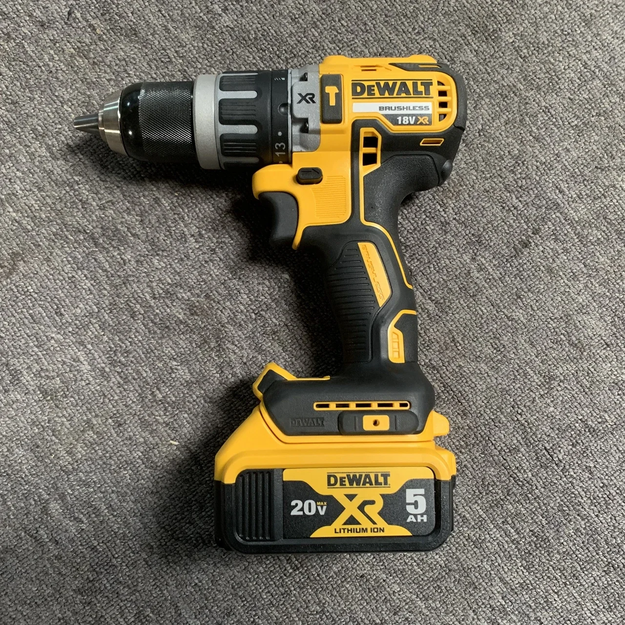 

DeWalt DCD796 18v XR Brushless Compact Combi Hammer Includes 5.0AH battery