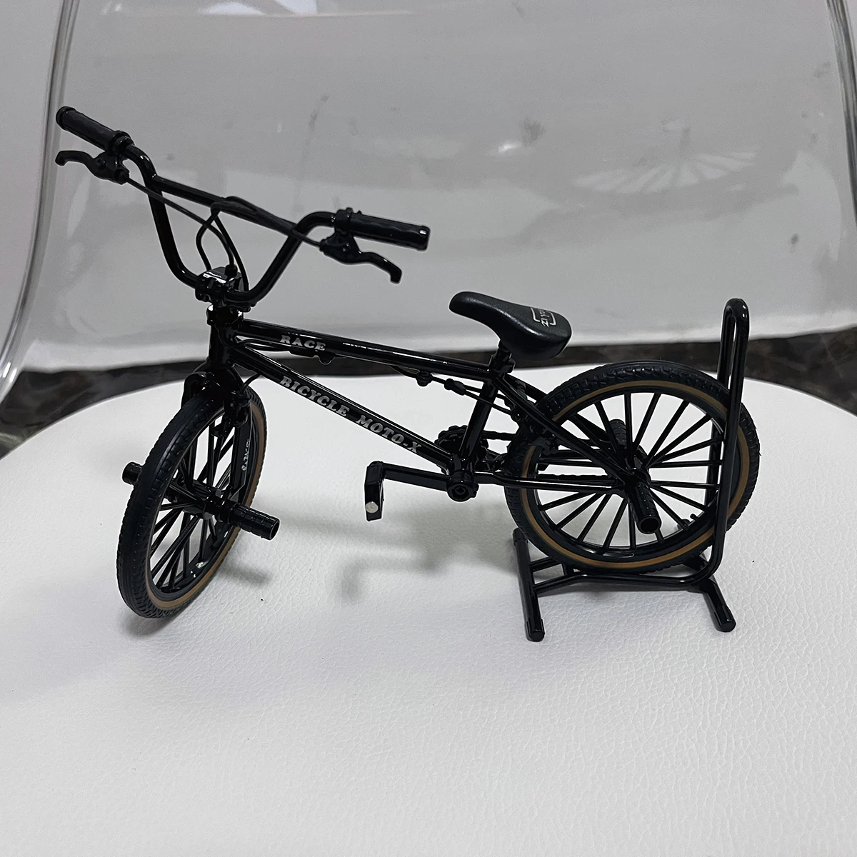 Bike Toys Finger Bike Toys 1:8 Model Alloy Bicycle Diecast Decoration Mountain Finger Mini Black Metal Bike Simulation Collection Gifts Toys for boys