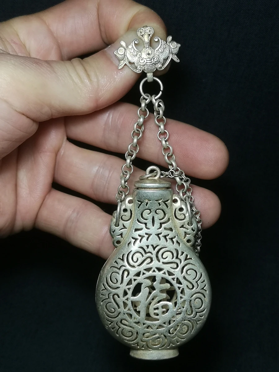 

YIZHU CULTUER ART Collection Old China Tibet Silver Carving auspicious flower Pendant Decoration