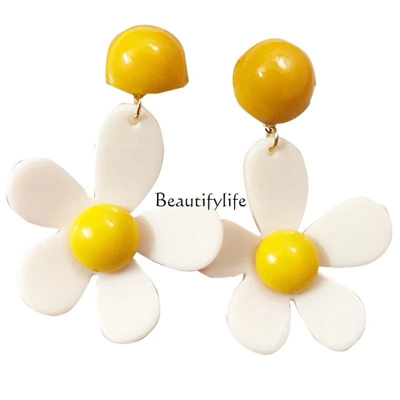 

Exaggerated Big Flower Earrings Daisy SUNFLOWER Vacation Style Turmeric Ear Clip