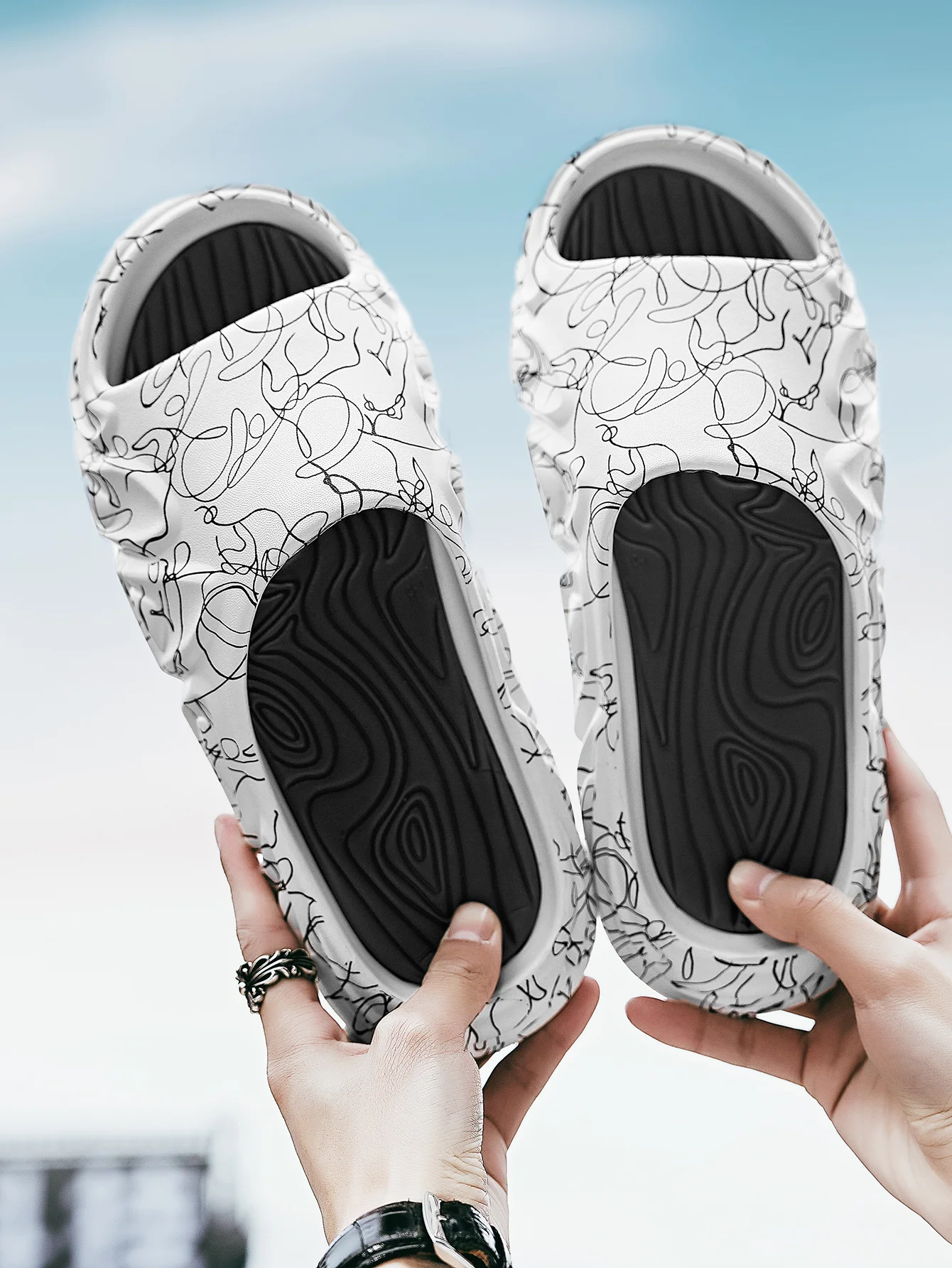 Slip-Hausschuhe für Herren, rutschfeste Outdoor-Slipper aus weichem Schaumstoff mit dicker Sohle, Slipper für den Innenbereich_voghion.com
