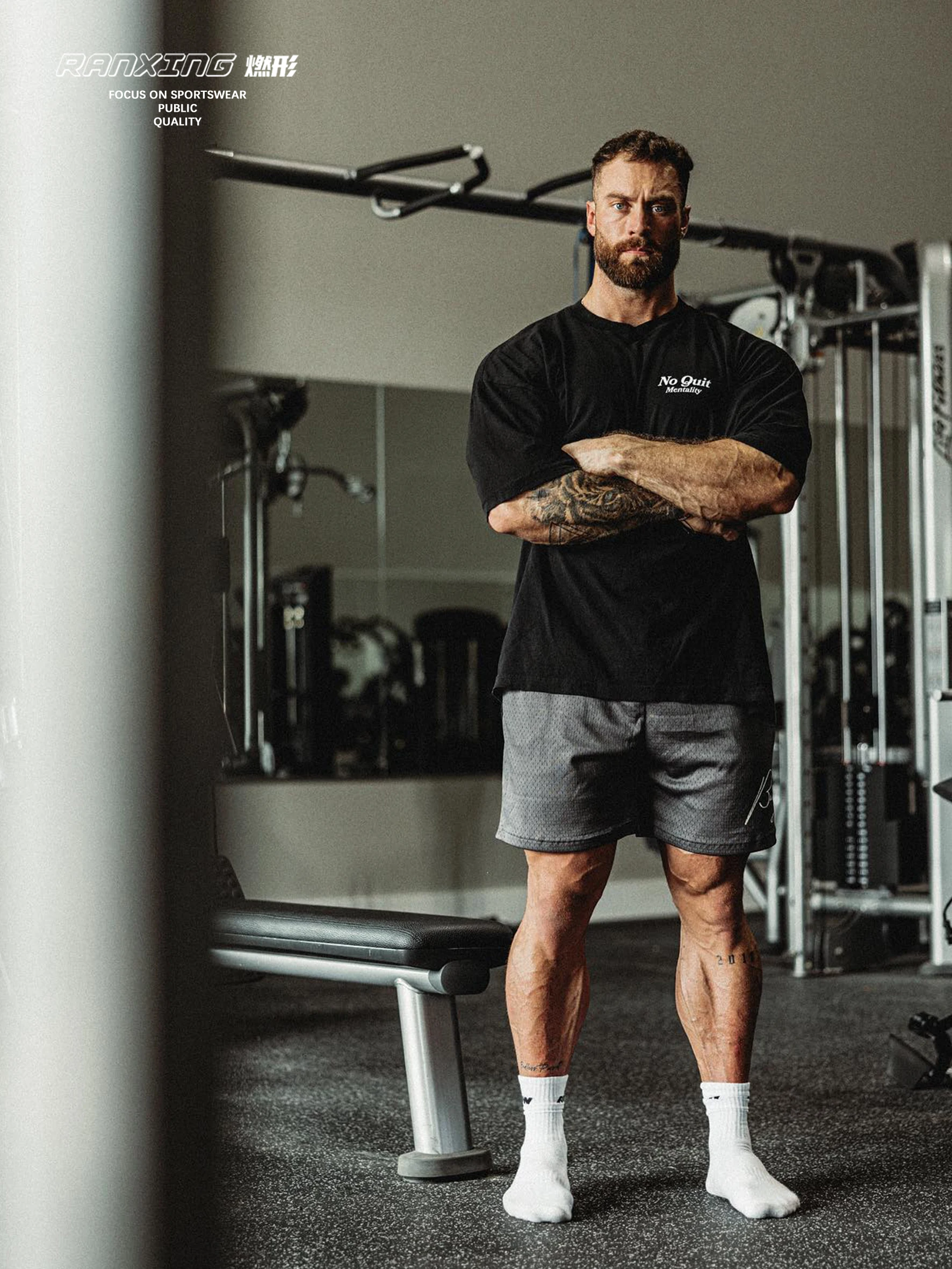 تي شيرت كريس الجديد لعام 2025 بدون توقف للياقة الب...