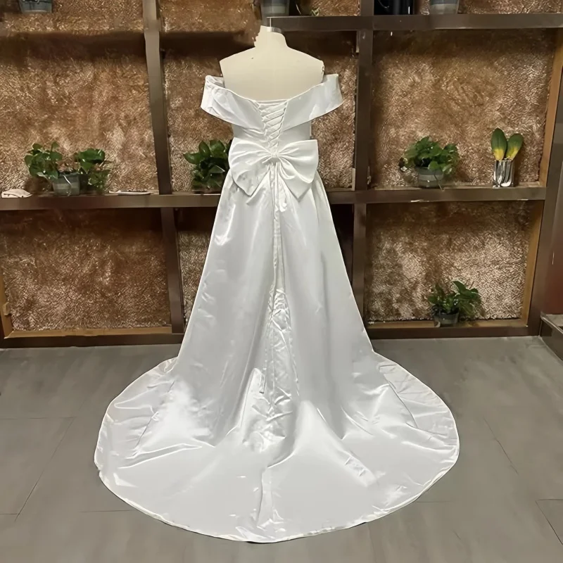 Satin V Neck Plus Size Wedding Dresses Off The Shoulder Lace Up Back Big Bow Pleated Bridal Gown with Pockets and Court Train 2
