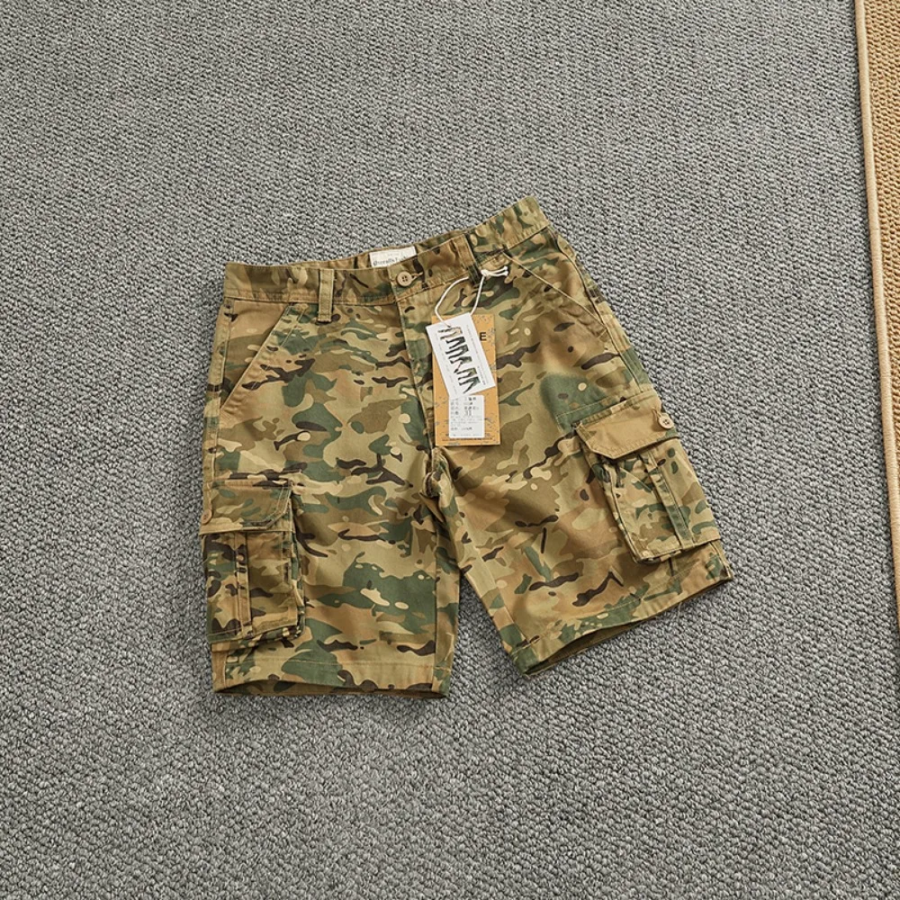 Pantaloni da lavoro mimetici per pantaloncini con tasche grandi da uomo per i nuovi sport all'aria aperta estivi e pantaloni casual di medie dimensioni a cinque punti