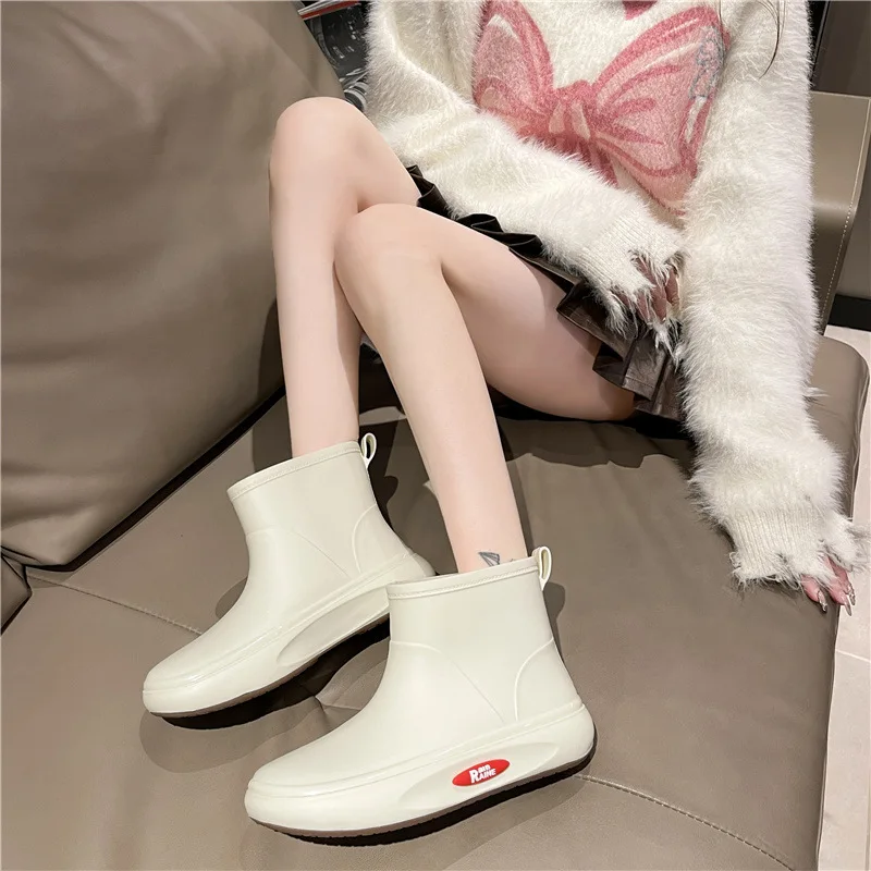Women's Trendy Fashion Casual Rain Boots Short-tube Warm Water Shoes Students Rain Boots Outdoor Work Non-slip Rubber Shoes