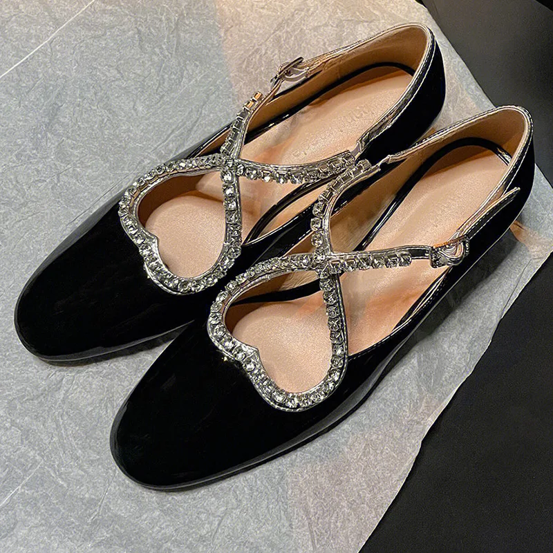 

Spring and Summer Water Diamond Cross Lacquer Leather Low Heel Single Shoes Round Toe Thick High Heels Mary Jane Women's Sandals