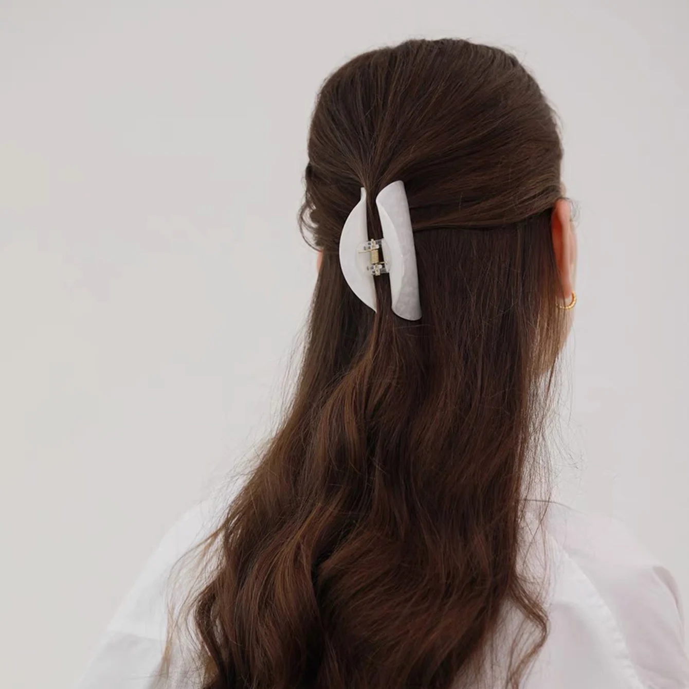 Elegante Haarklammern aus Acryl, große Größe, Halbkreis, Hai-Clip, einfache süße Halbhaar-Haar-Accessoires für Damen – Detail 8
