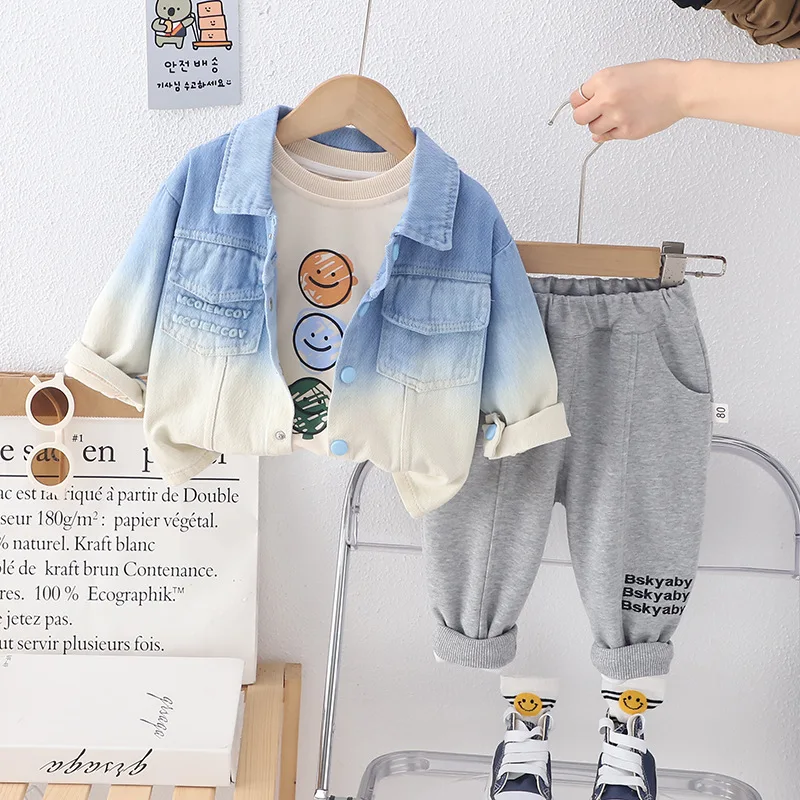 

2024 Spring Western Baby Boy Clothes Luxury Designer 1-5T Gradient Denim Jackets + White T-shirts + Pants 3PCS Kids Outfit Set