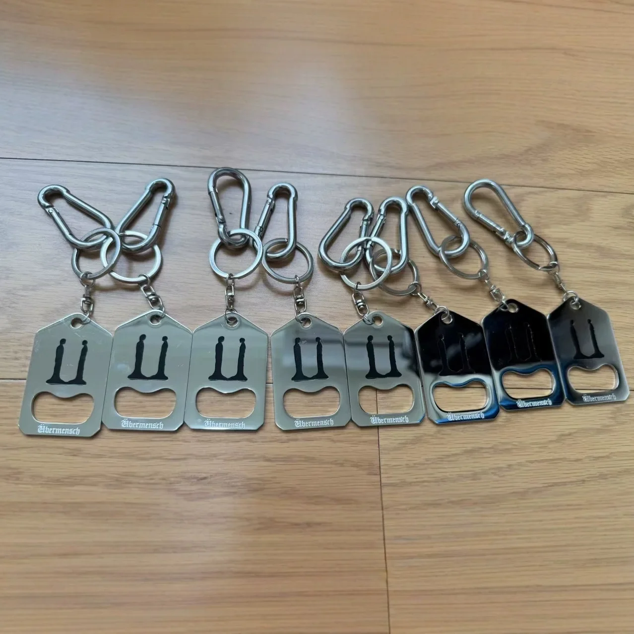 ÜBERMENSCH 限定版 CDセット とキーチェーン Kpop G-Dragon Concert Merch Keychain Übermensch 2025 WORLD TOUR