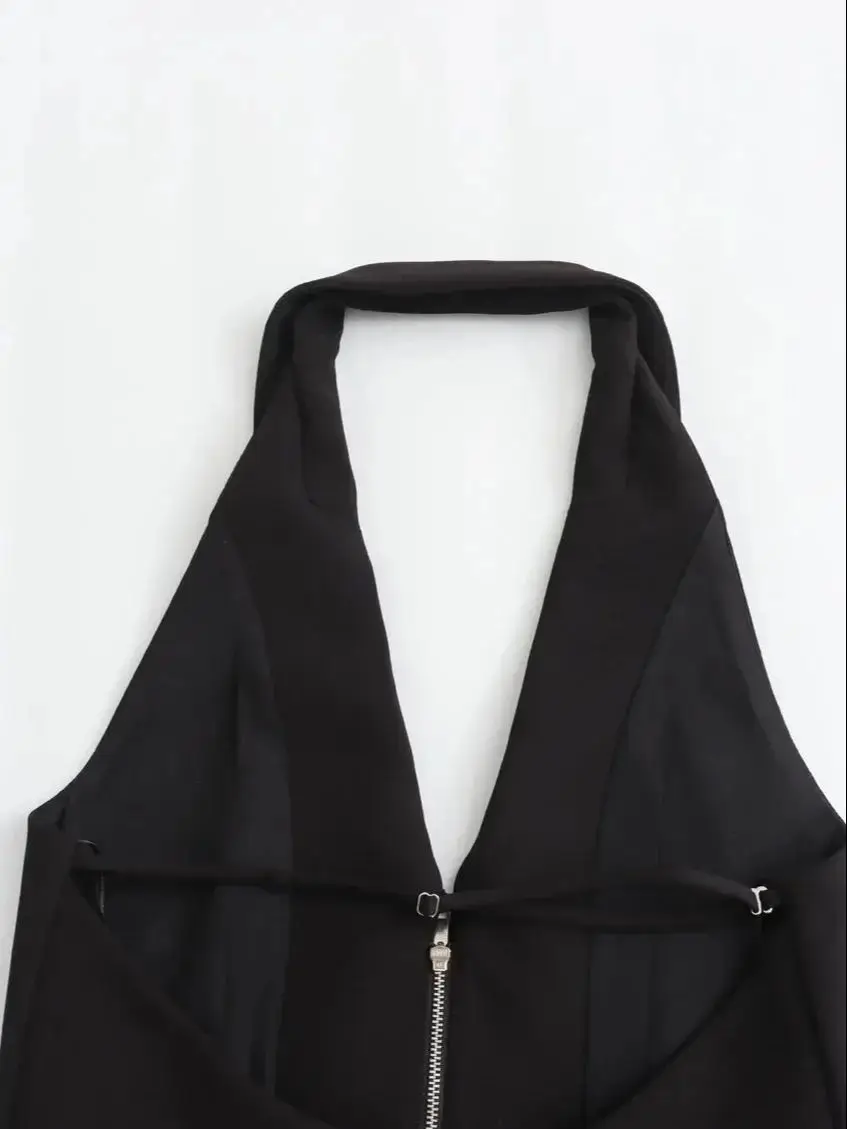 【新品】CLANE BACK OPEN HALTER NECK TOPS CLANE（クラネ）の「BACK OPEN HALTER NECK TOPS（Tシャツ