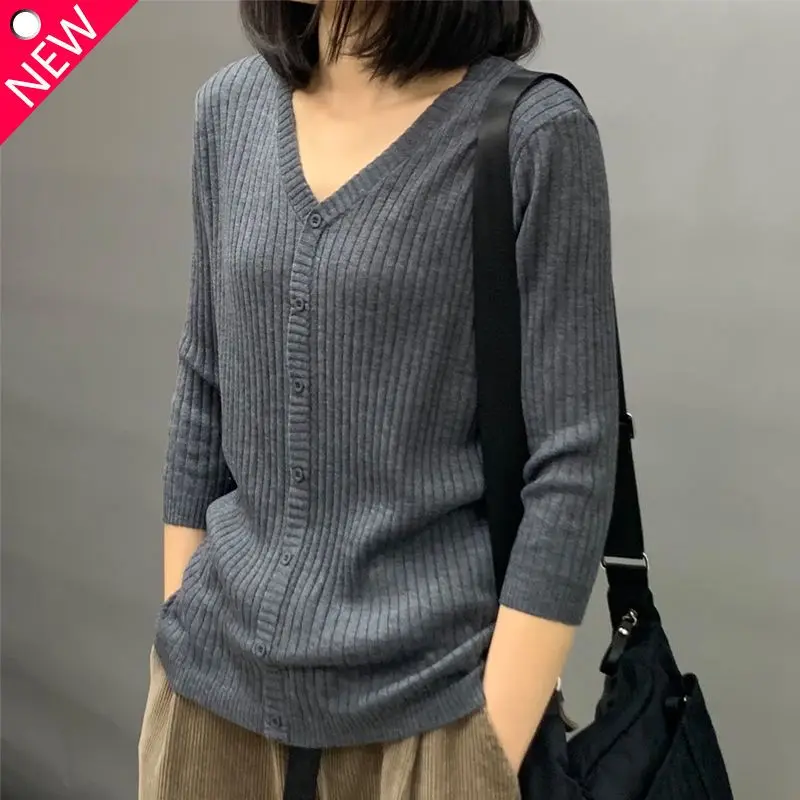 2023 Autumn and Winter New Sweater Women's Top Fashion Button 3/4 Sleeve V-Neck Solid Color Simplicity Commuter Pullover