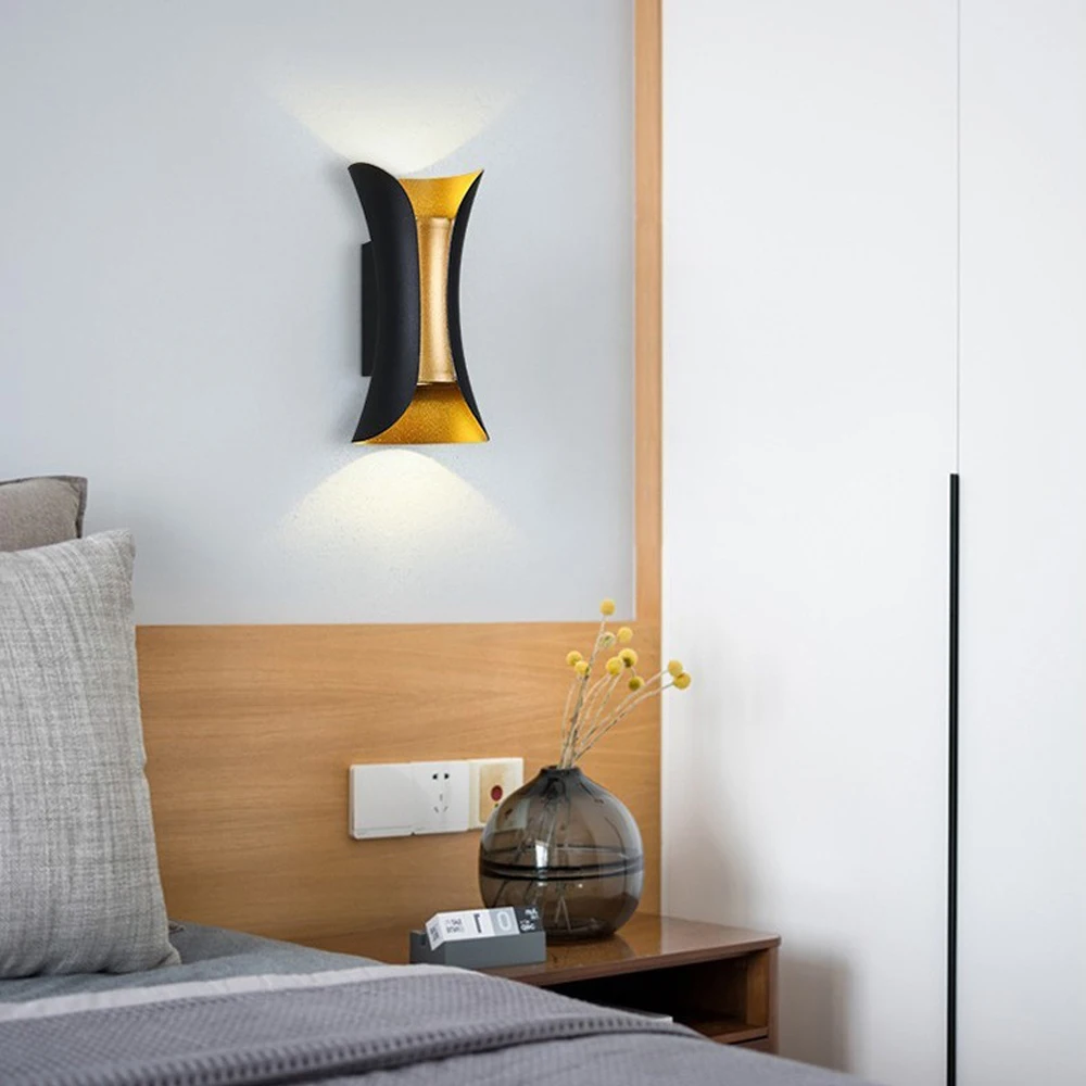 Рисунок 5 - Женская современная настенная лампа для дома