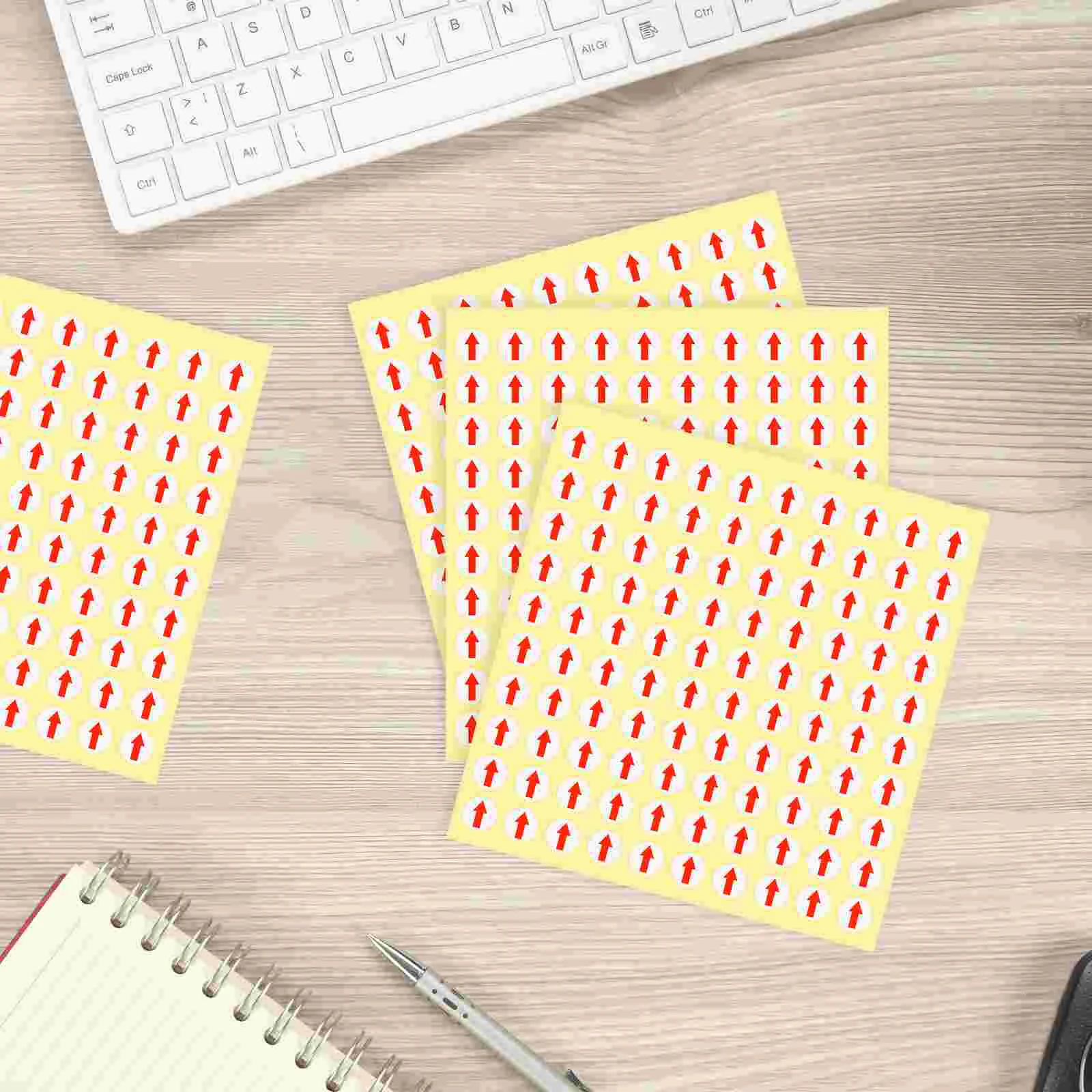 Рисунок 5 - Наклейки круглые в горошек