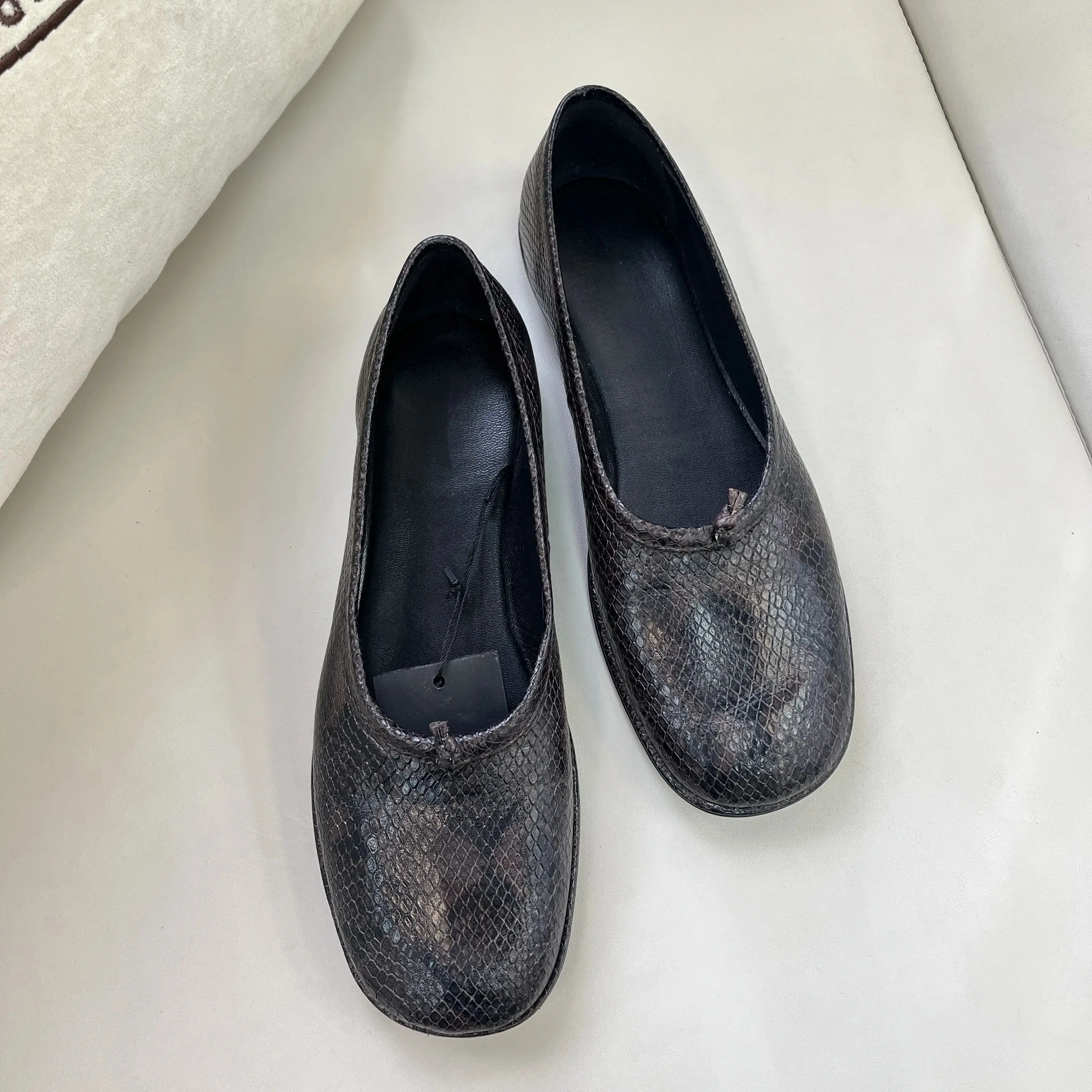 Women's Genuine Leather Snake Print Loafers Round Toed Slip On