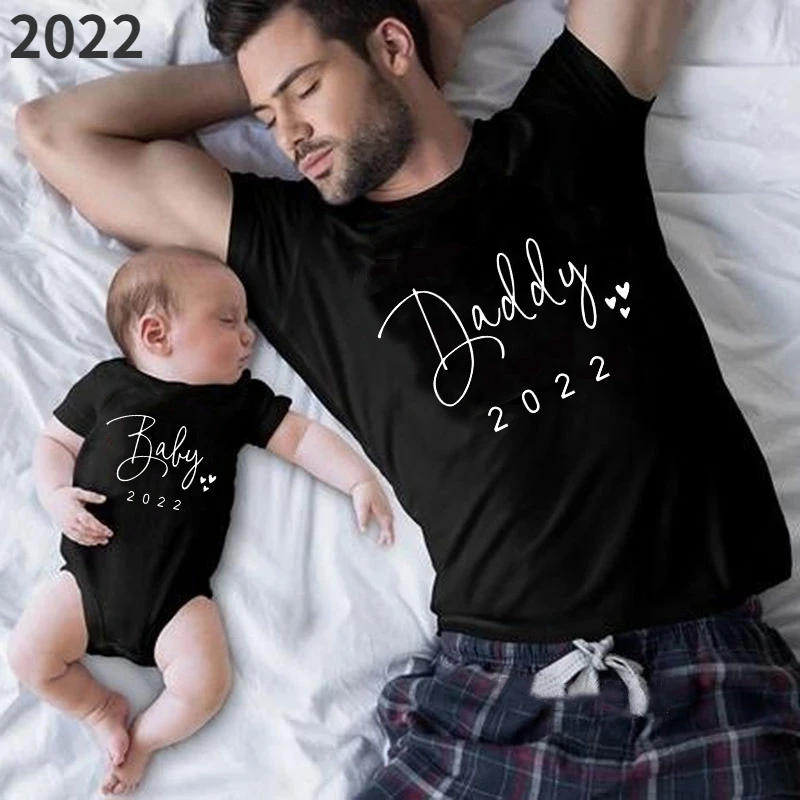 Ropa a juego con estampado de papá y bebé, ropa de algodón negro a juego, atuendos familiares para papá, e hija, 2021|Trajes iguales de familia| - AliExpress