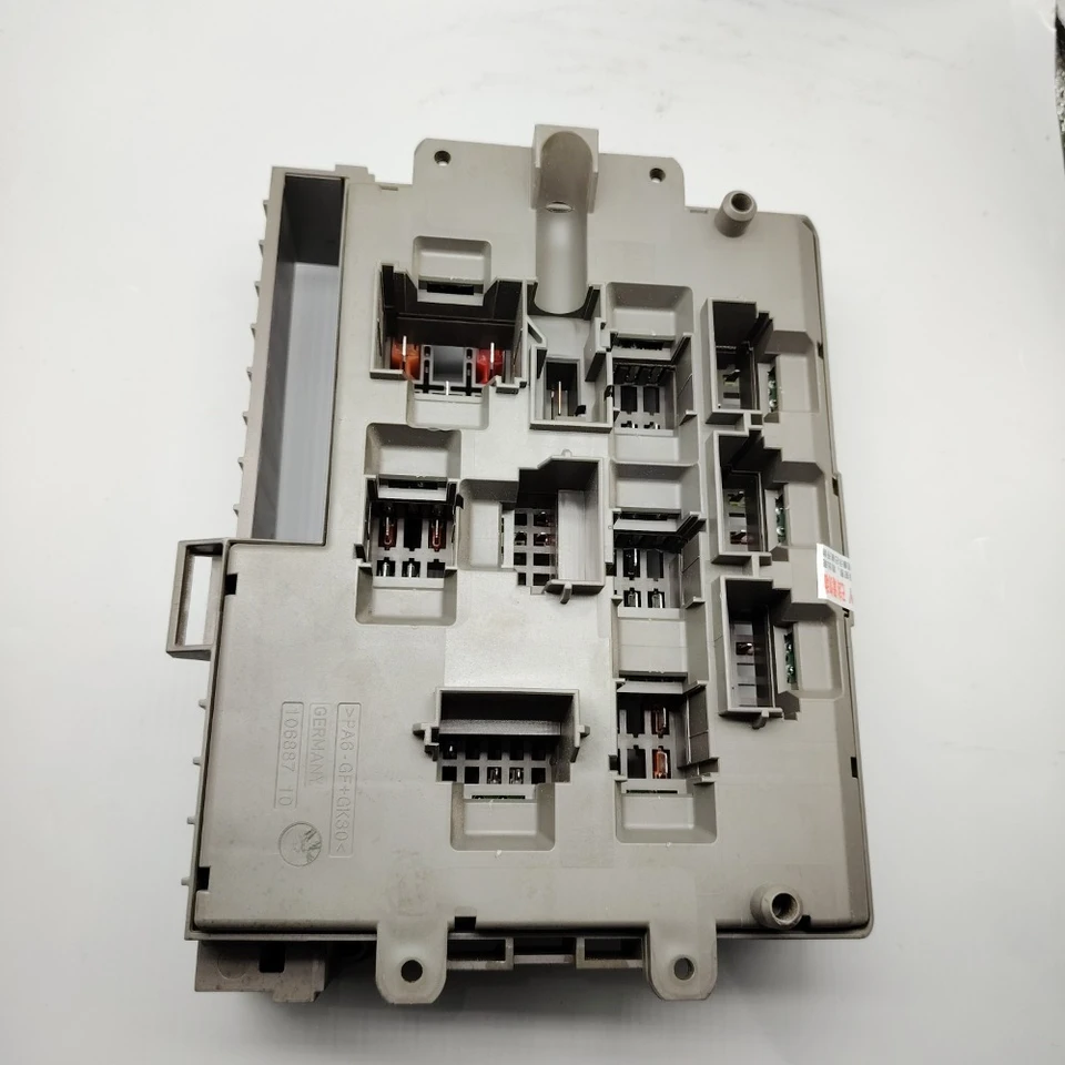 129116 H19 BMW3 VA20 E90 ヒューズボックス 即決!!