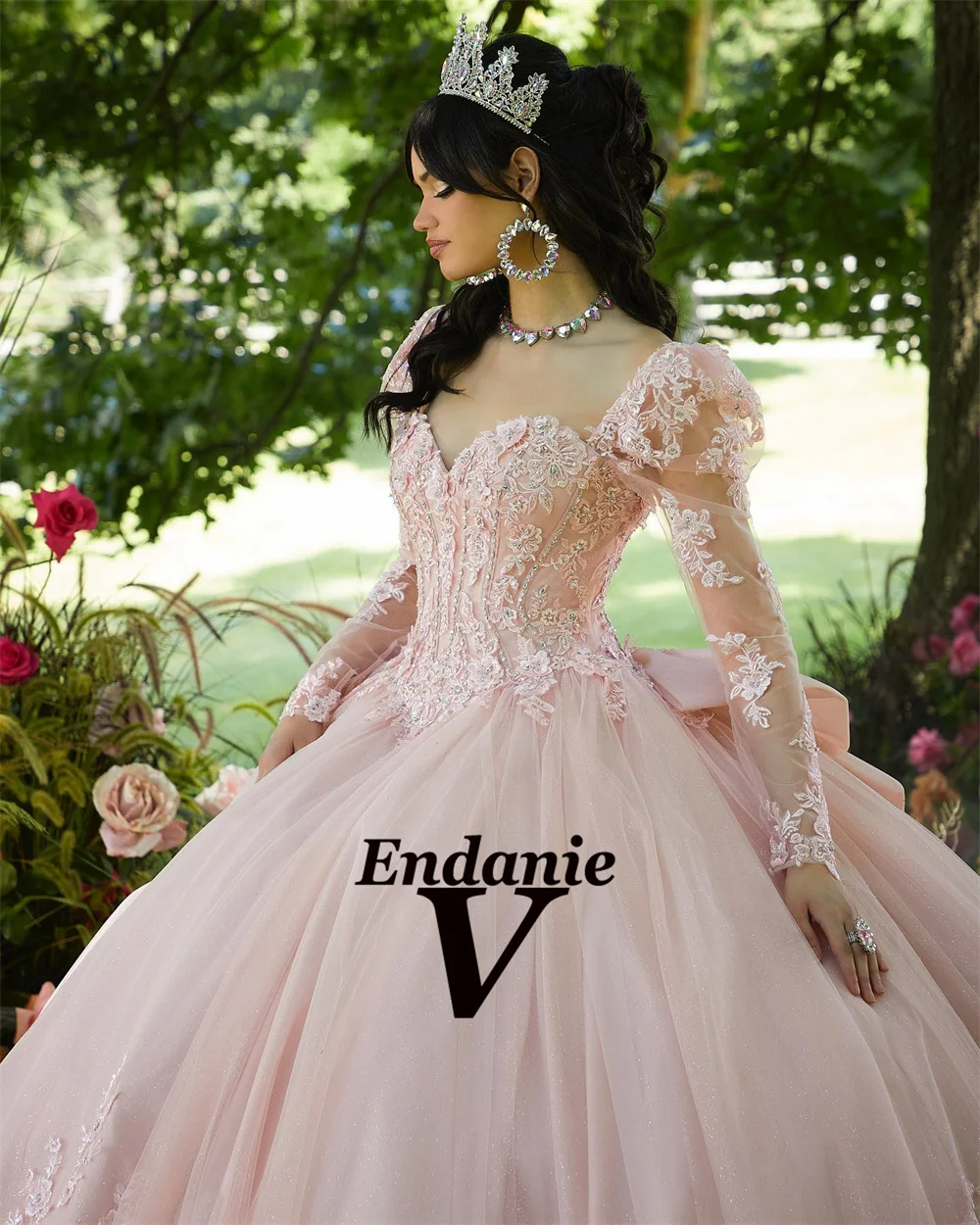 Vendanie Modern Ball Gown Quinceanera Dresses Appliques Fll Sleeves Rhinestones Floor Length Draped Vestidos De 15 Customized