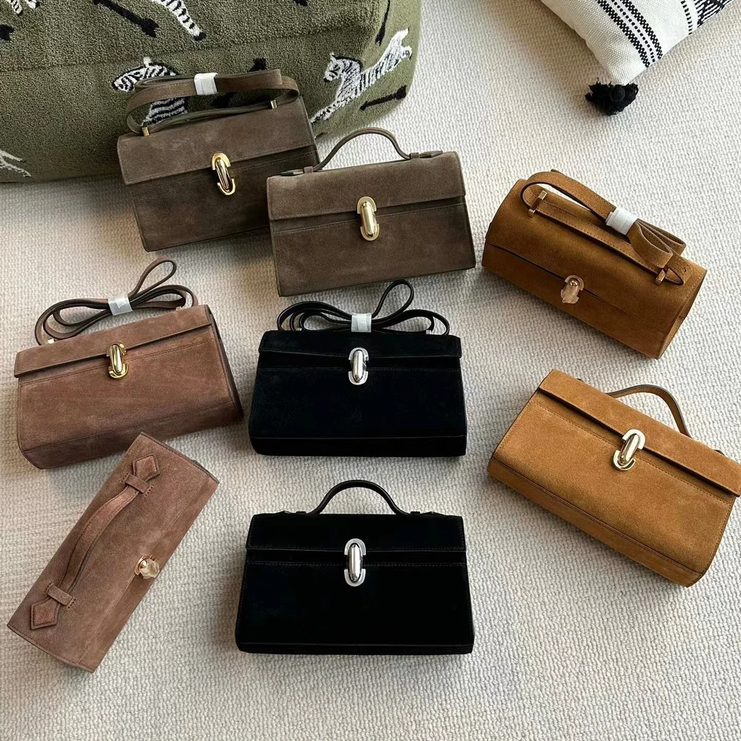 

Niche SAVETTE Symmetry 26 Ladies Suede Symmetry Pochette Solid Color Simple One Shoulder Messenger Handbag Small Square Bag