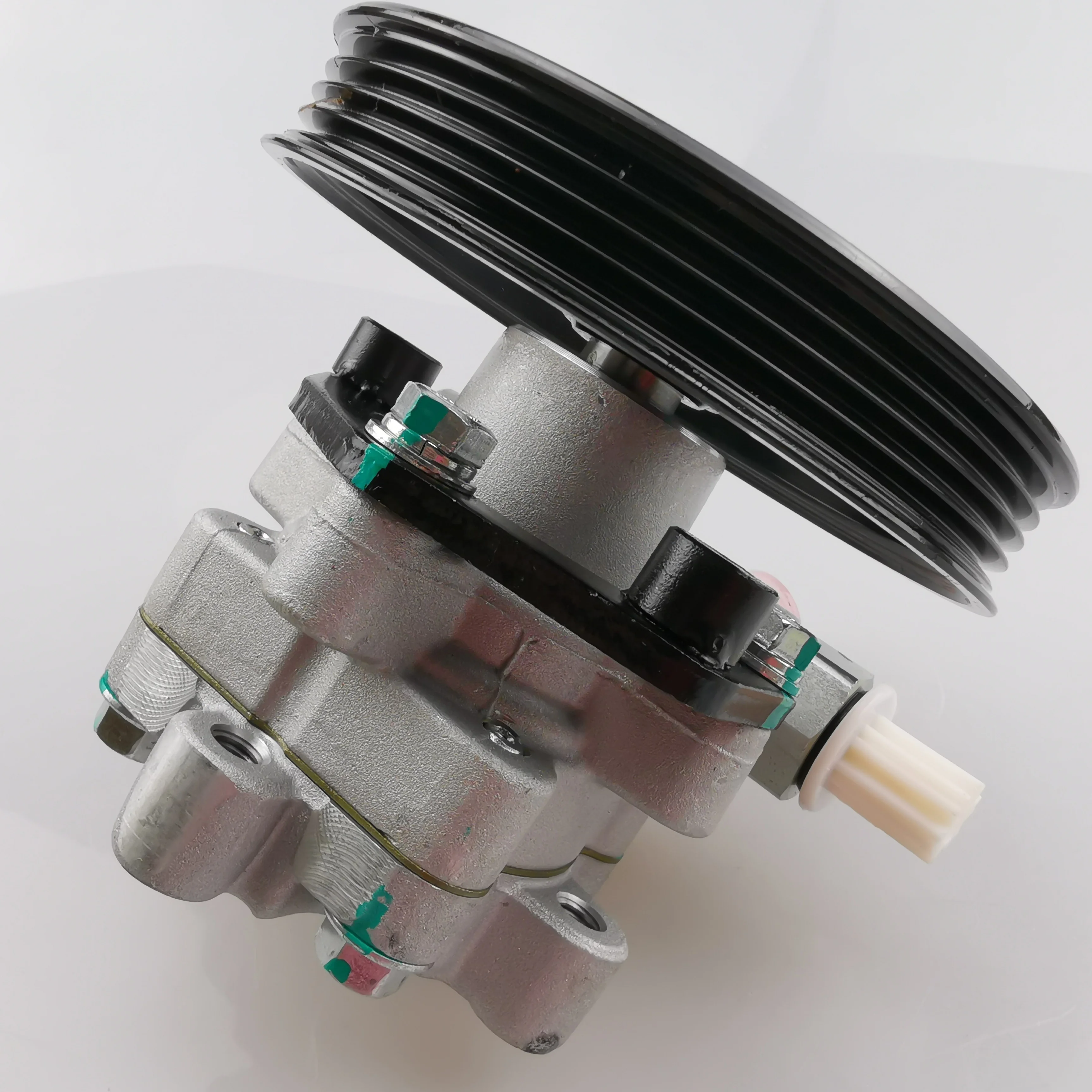 

SAIC MAXUS T60 2.4T Original power steering pump C00071972