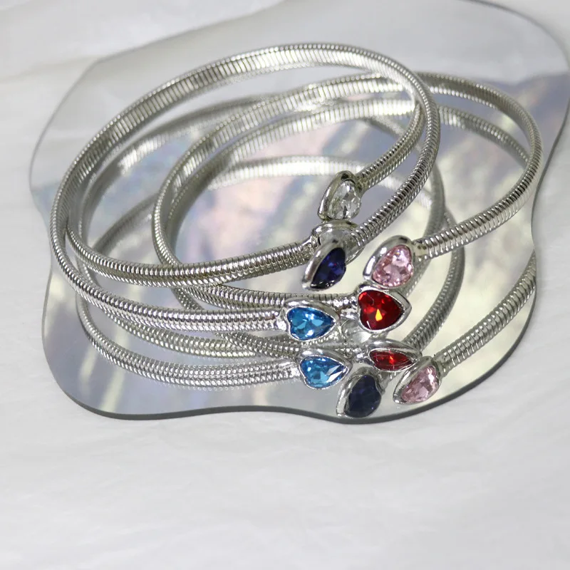 Red Heart Women's Choker Studded with Rhinestones Fashionable Bohemian Style Exaggerated Party Necklace For Woman Jewelry New