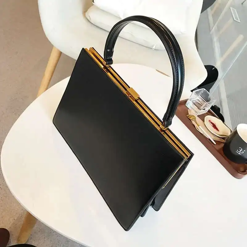 ブラックレザードラムバッグ　ART 中国製 Designer Black Purses | Vintage Purse Brands | Black Luxury