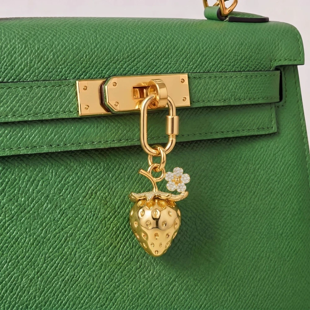 Süße, frische und modische Erdbeerblumen-, Schmetterlings- und Elefanten-DIY-Anhänger für Schmuck und Schlüsselanhänger