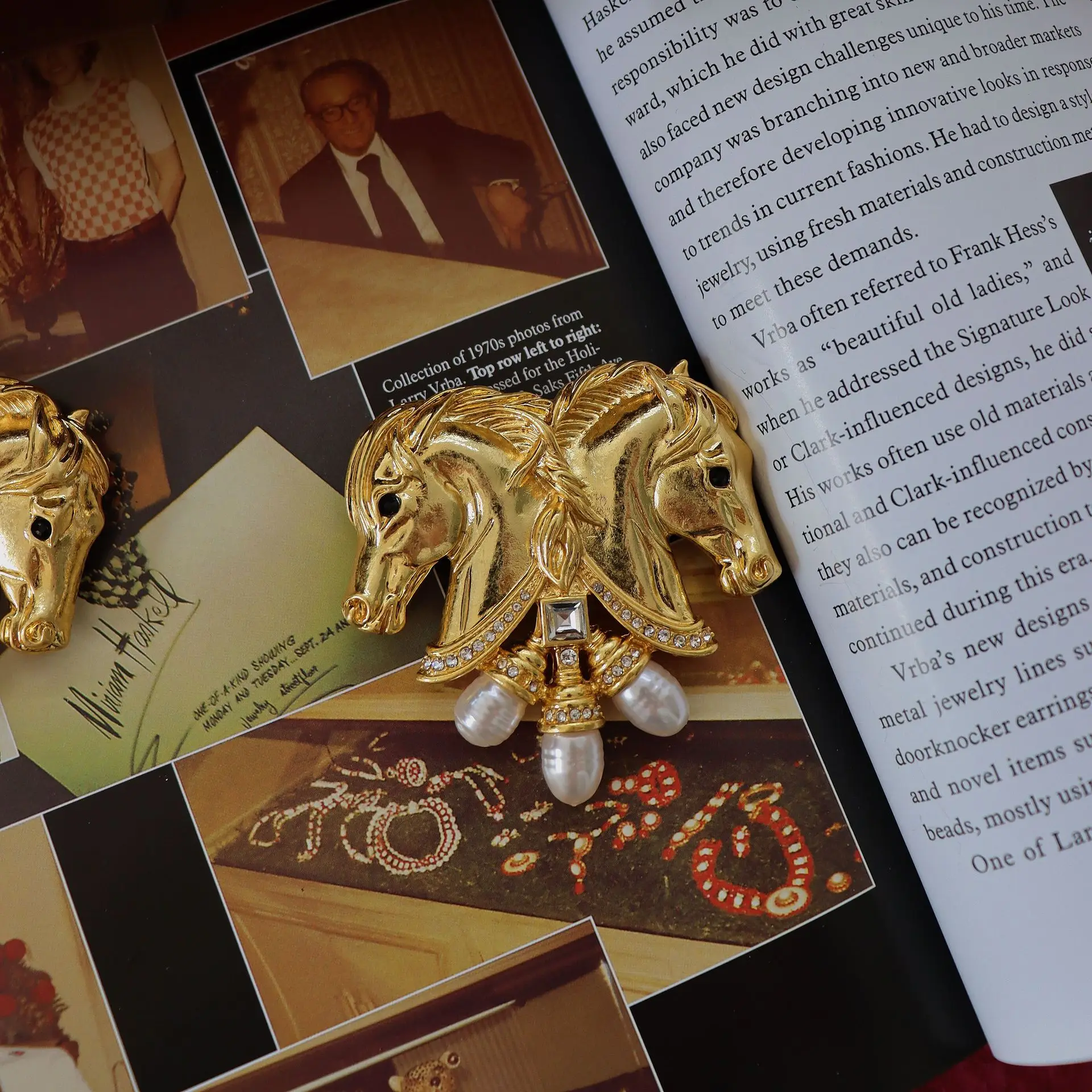 Vintage AAA Zircon Double Horse Brooches For Women Jewelry Runway Party T Show Fancy Trendy Boho INS Japan