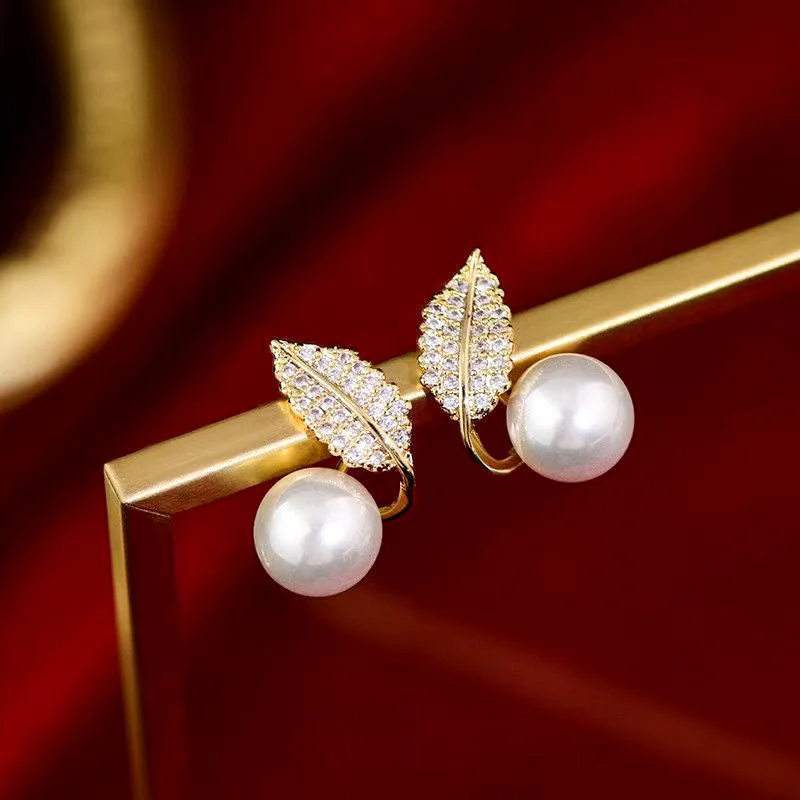 

2023 New Fashion Trend S925 Silver Needle Elegant Delicate Leaf Pearl Stud Earrings For Women Jewelry Wedding Party Premium Gift